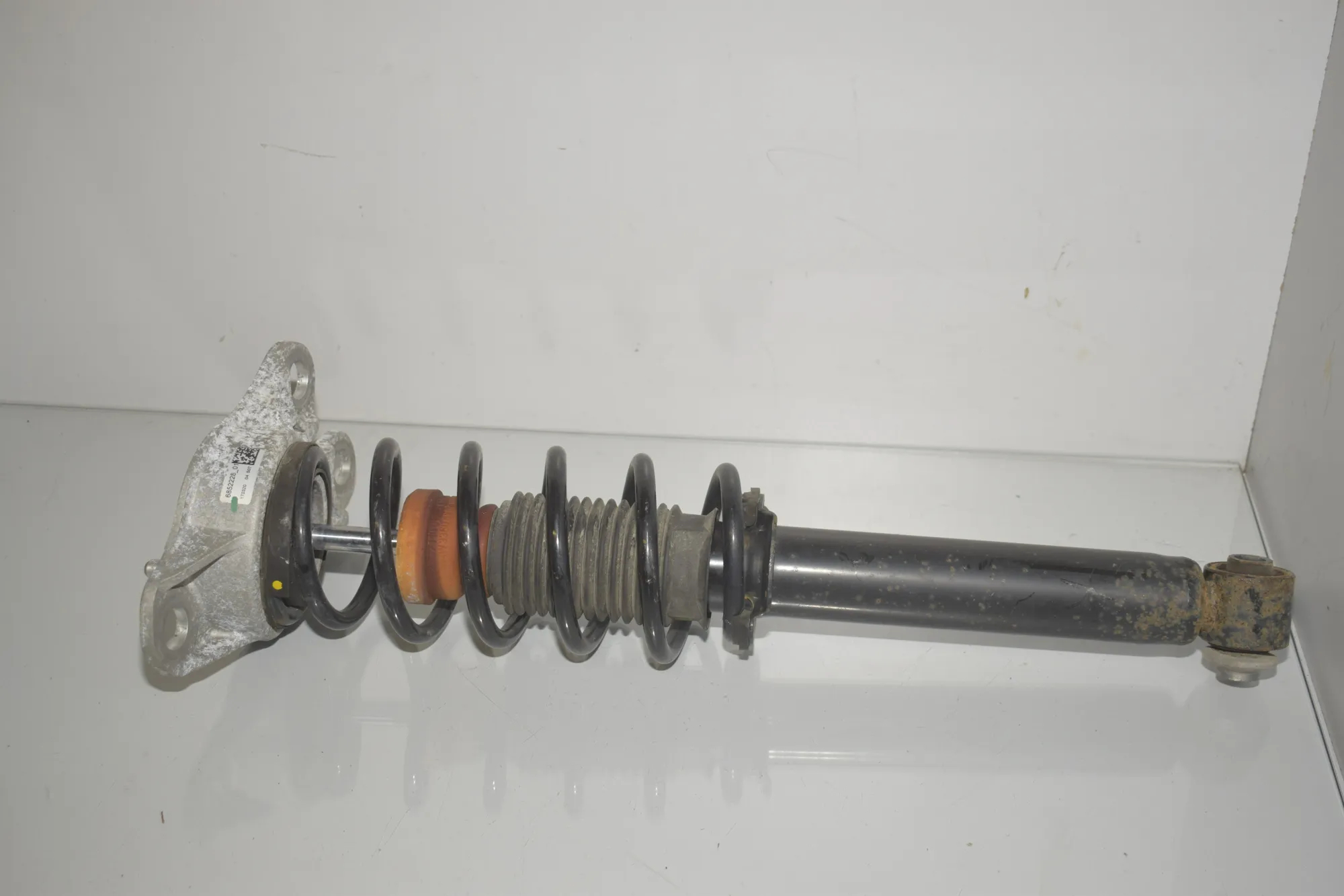 Rear Right Shock Absorber – OEM 6887655 · BMW i3 (I01) s Electric 2022