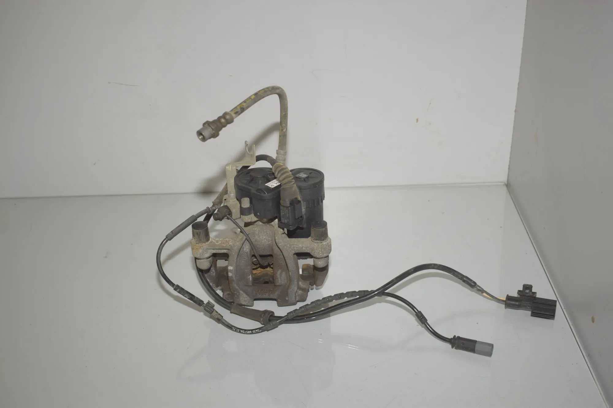 Rear Right Brake Caliper – OEM 6883020 · BMW i3 (I01) s Electric 2022