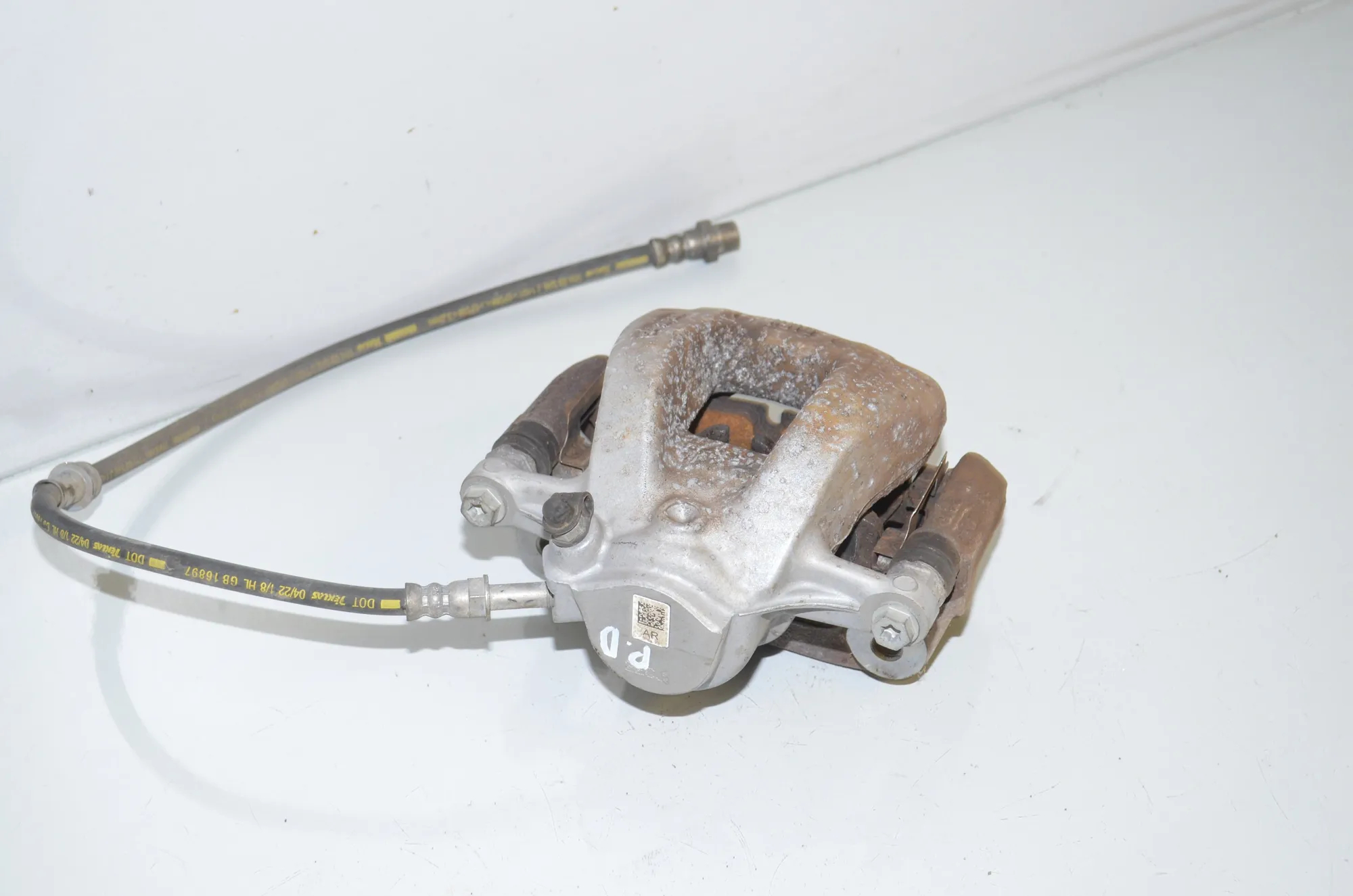 Front Right Brake Caliper – OEM 6860270 · BMW i3 (I01) s Electric 2022 – 2