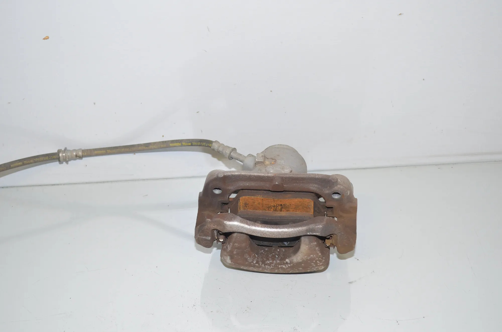 Front Right Brake Caliper – OEM 6860270 · BMW i3 (I01) s Electric 2022 – 3