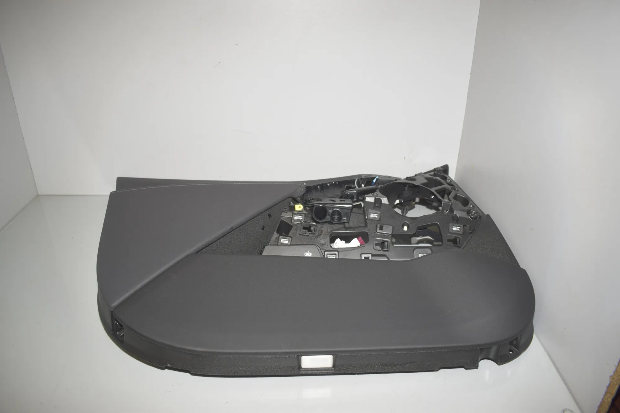 Front Left Door Panel · BMW iX (I20) (2021 - -) xDrive 40 2021 – 3