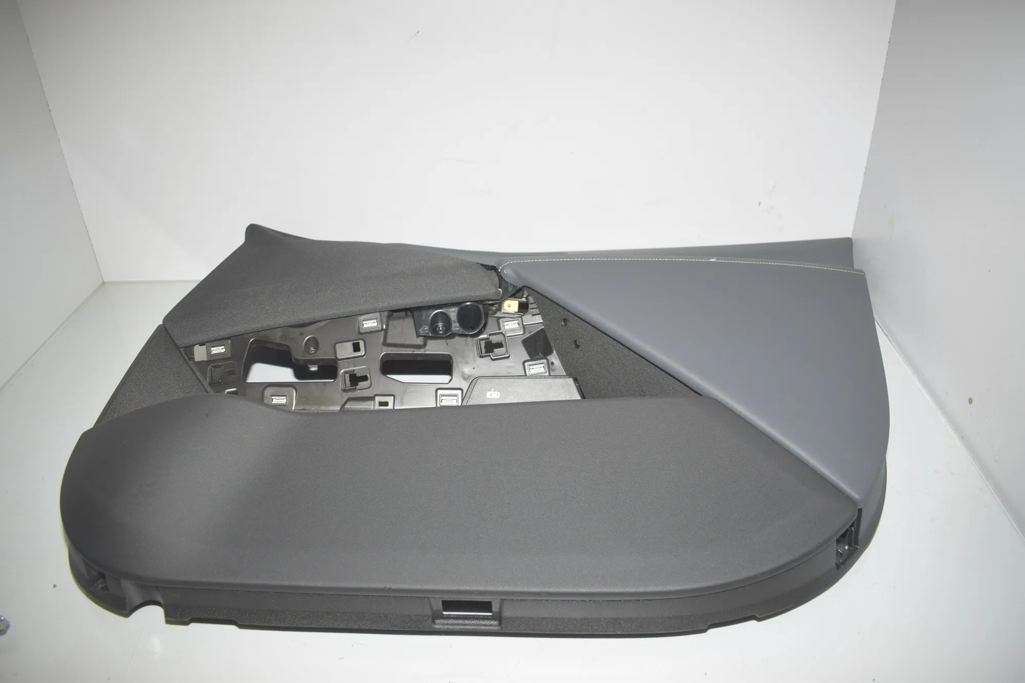 Front Right Door Panel · BMW iX (I20) (2021 - -) xDrive 40 2021 – 5