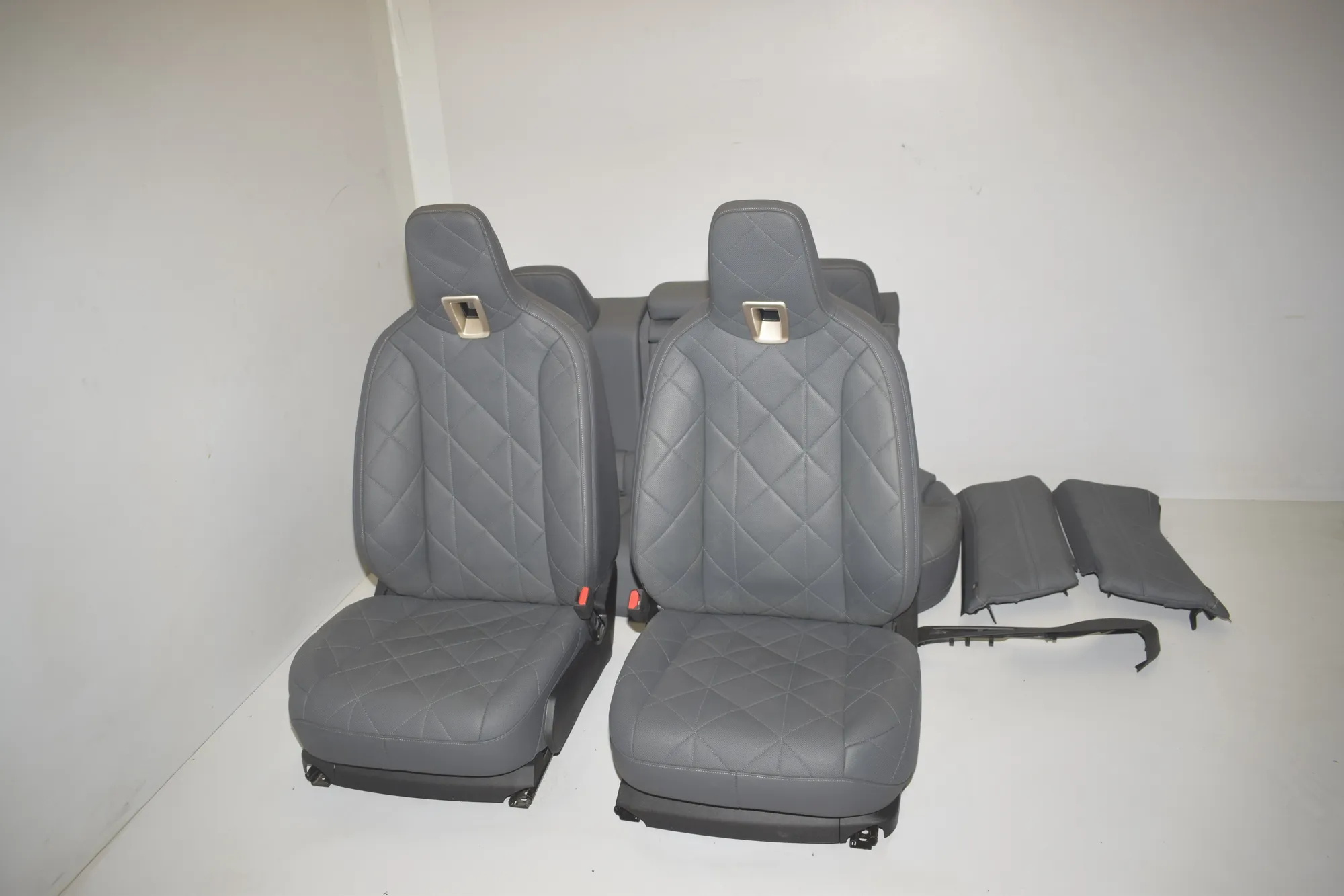Seat set – OEM 0000 · BMW iX (I20) (2021 - -) xDrive 40 2021 – 4
