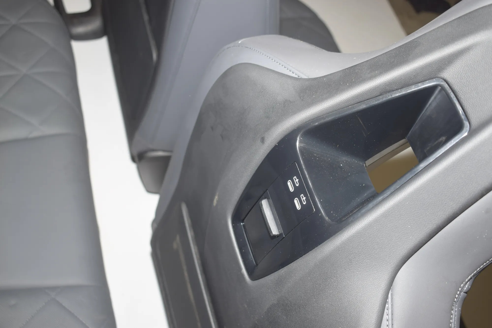 Seat set – OEM 0000 · BMW iX (I20) (2021 - -) xDrive 40 2021 – 12