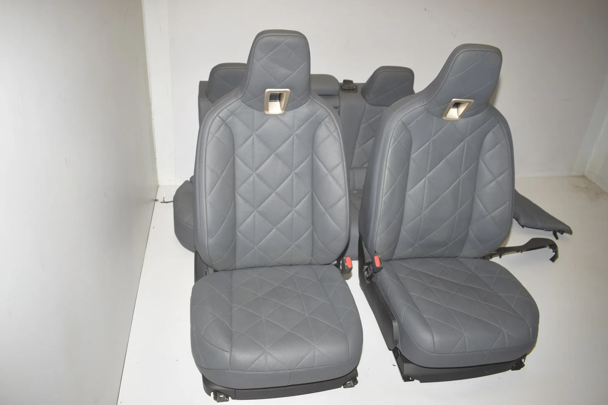 Seat set – OEM 0000 · BMW iX (I20) (2021 - -) xDrive 40 2021 – 5
