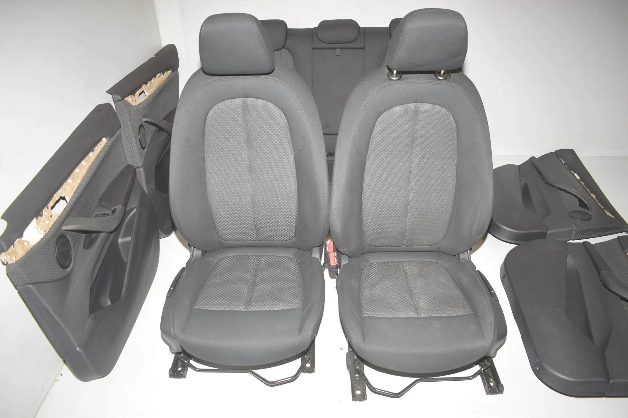 Seat set · BMW X1 (F48) xDrive 18 d 2018 – 3