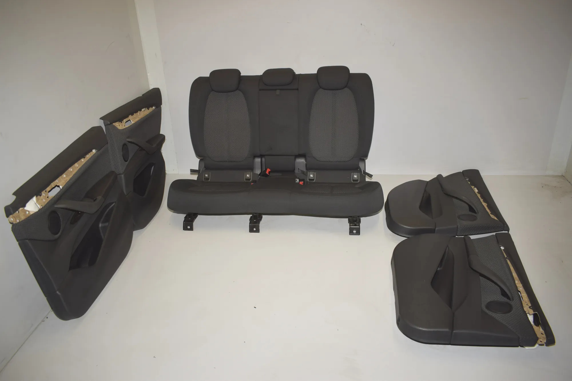 Seat set · BMW X1 (F48) xDrive 18 d 2018 – 5