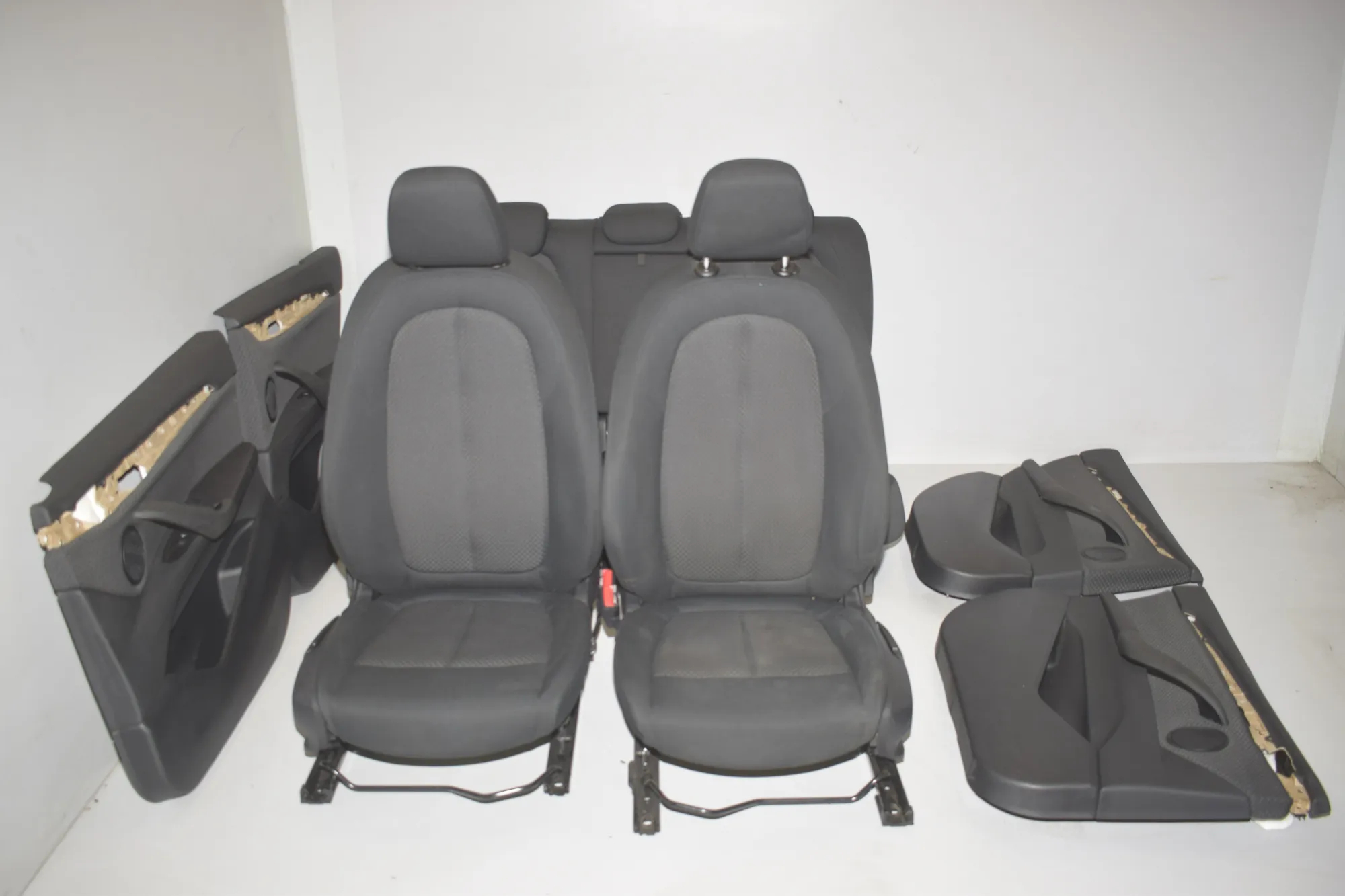 Seat set · BMW X1 (F48) xDrive 18 d 2018