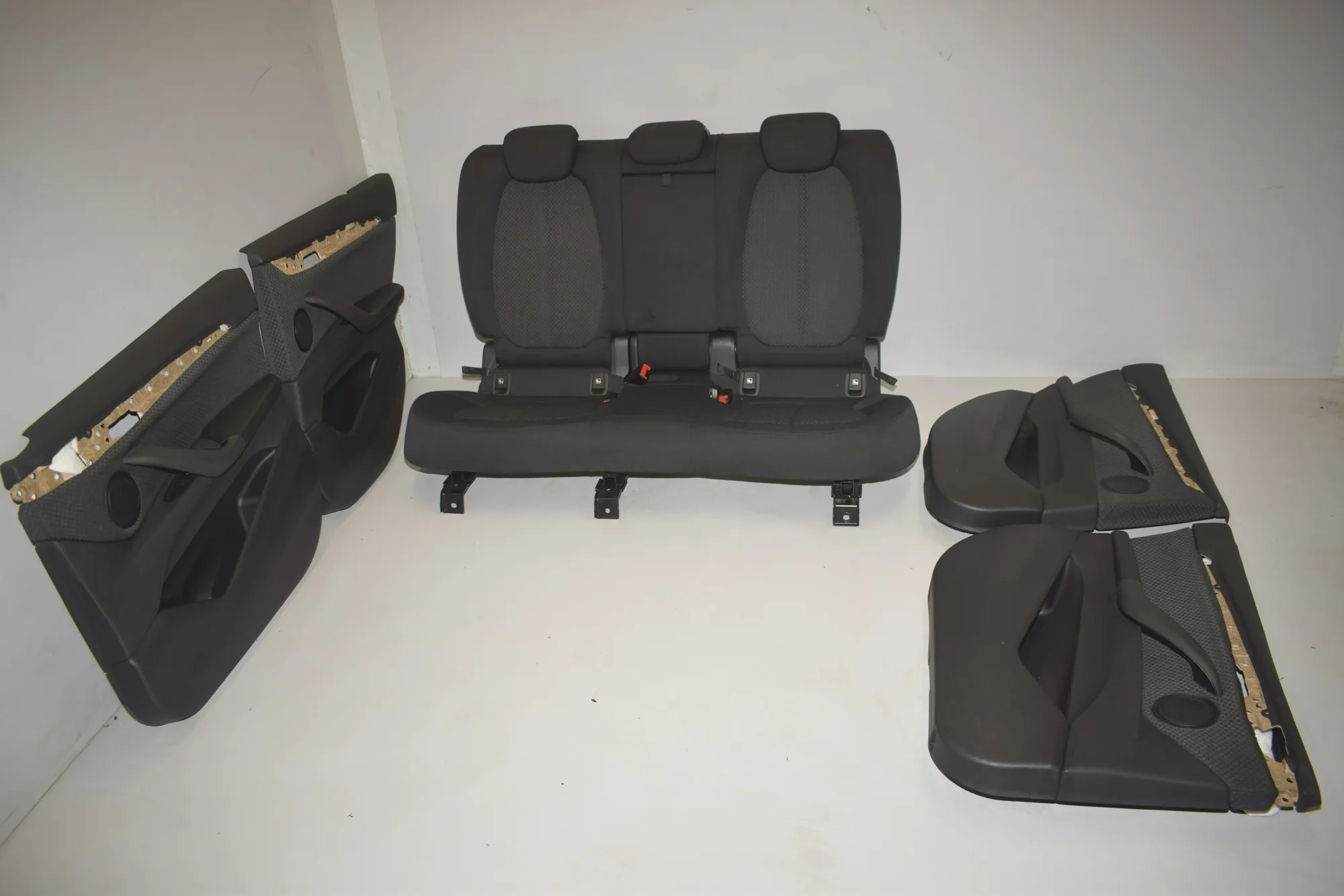 Seat set · BMW X1 (F48) xDrive 18 d 2018 – 6