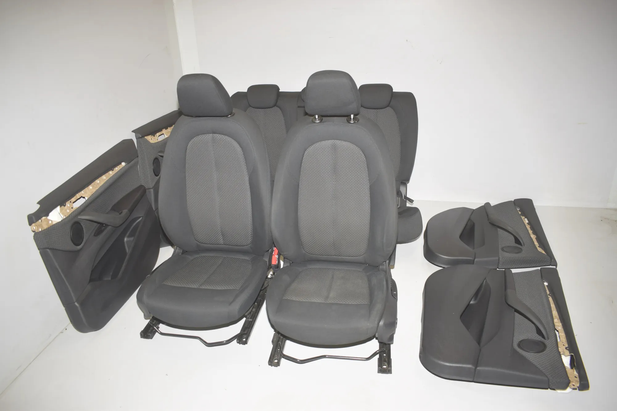 Seat set · BMW X1 (F48) xDrive 18 d 2018 – 2