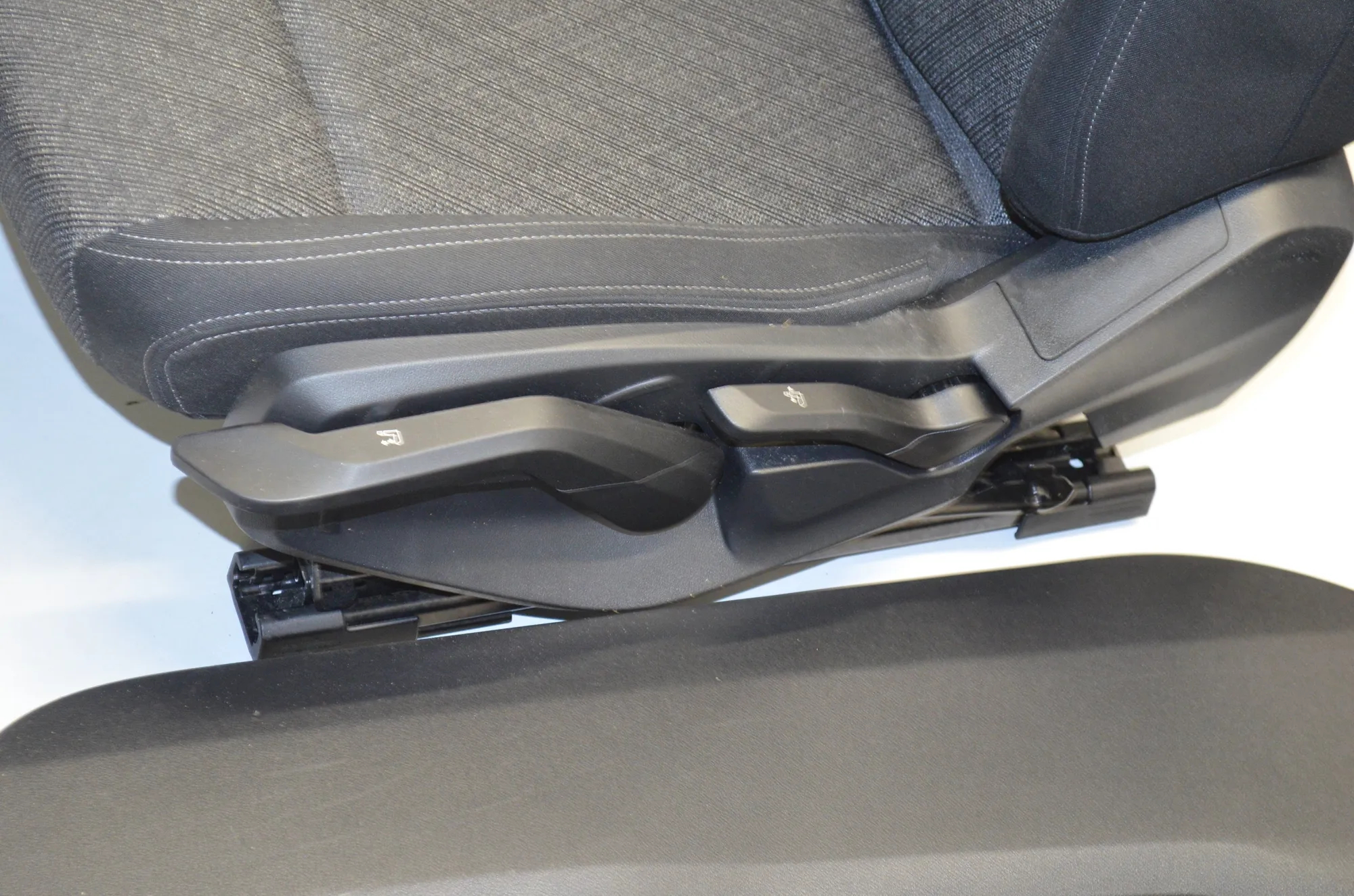 Seat set · BMW X2 (U10) BMW X2 (U10) iX2 xDrive 30 2024 – 4