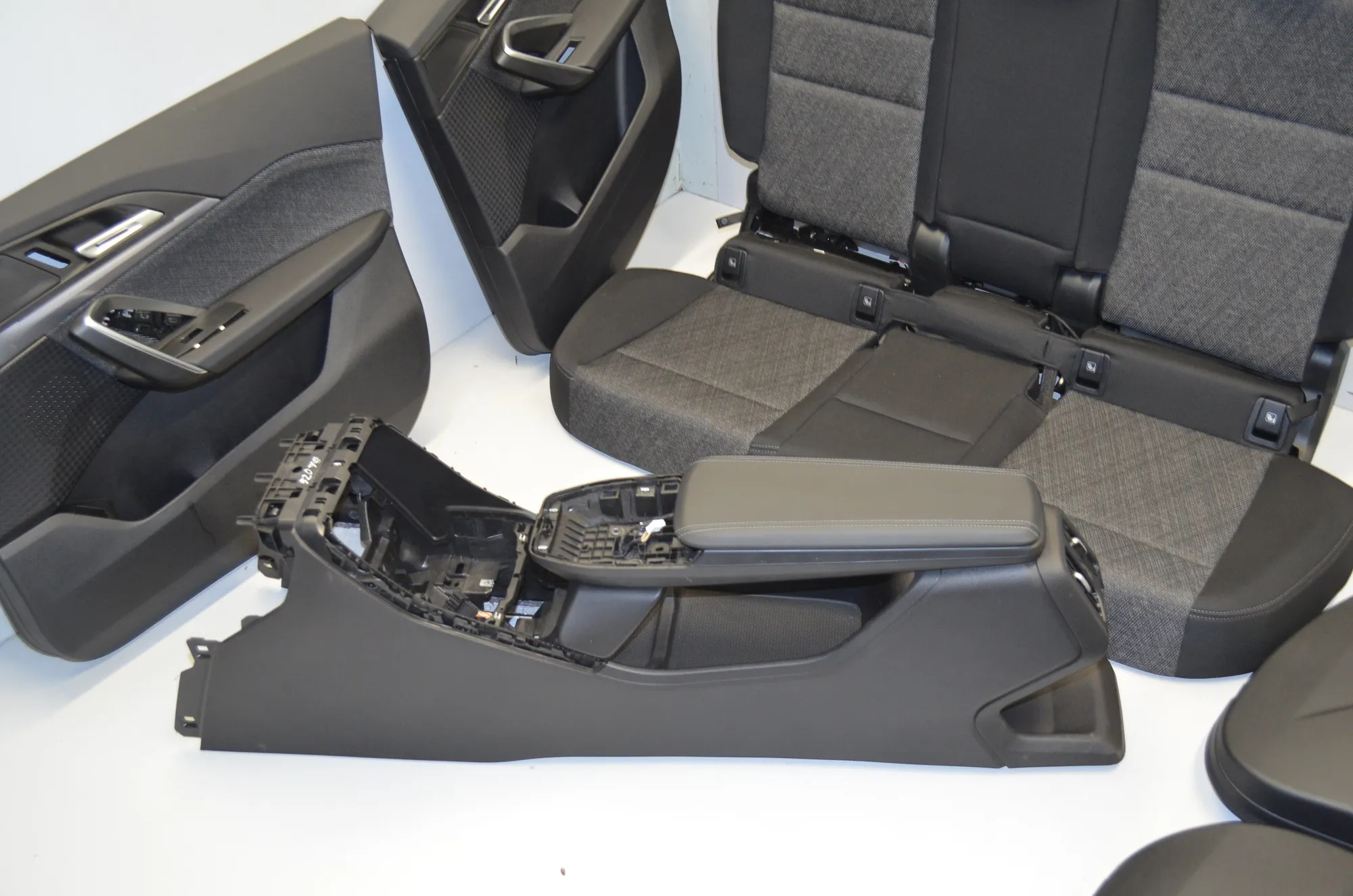 Seat set · BMW X2 (U10) BMW X2 (U10) iX2 xDrive 30 2024 – 15