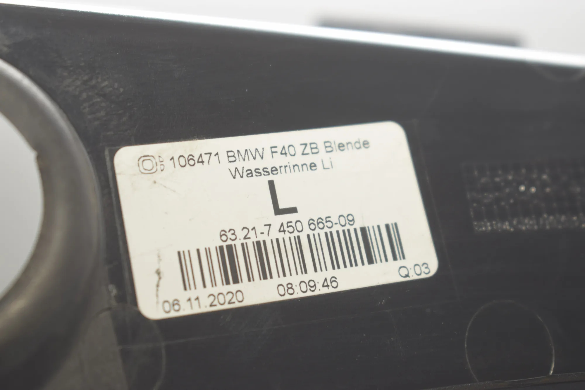 Rear Right Tail Light Trim – OEM 7450666 · BMW 1 (F40) (2019 - -) F40) 116 d 2020 – 5