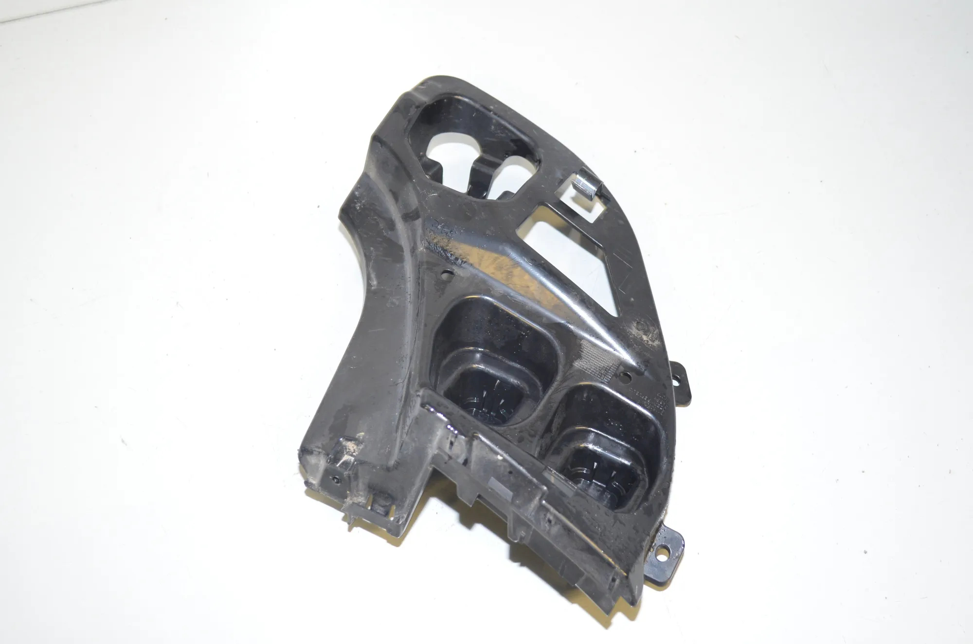 Rear Left Bumper Bracket – OEM 7461397 · BMW 1 (F40) (2019 - -) F40) 116 d 2020 – 2