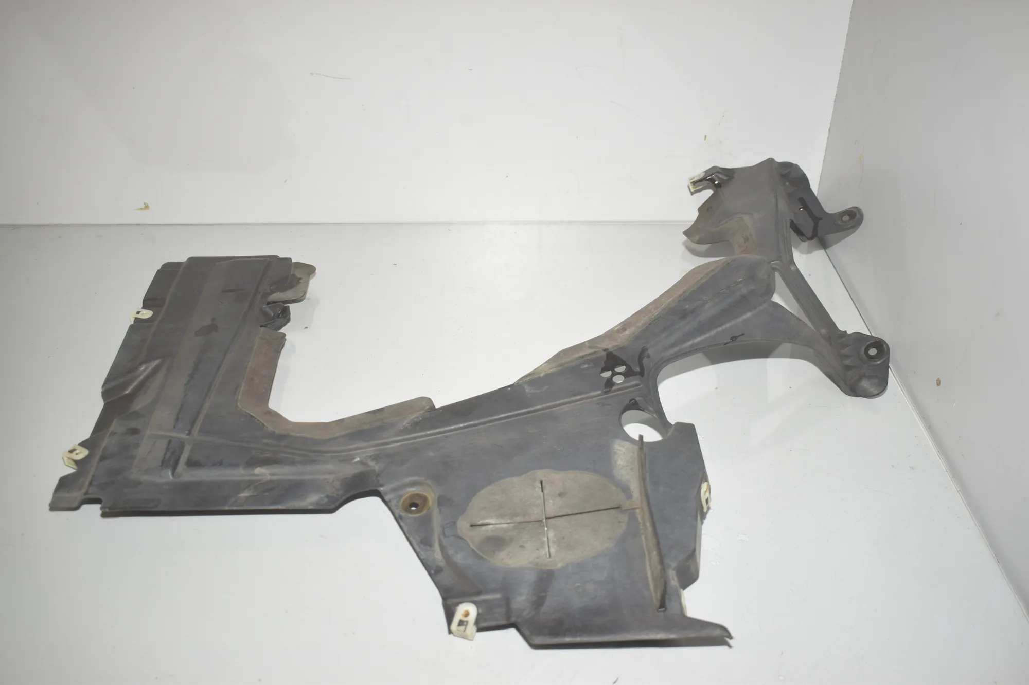 Rear Right Underbody Cover – OEM 7436656 · BMW 1 (F40) (2019 - -) F40) 116 d 2020 – 2