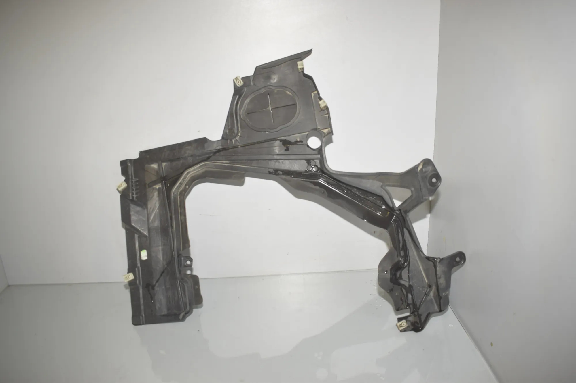 Rear Right Underbody Cover – OEM 7436656 · BMW 1 (F40) (2019 - -) F40) 116 d 2020 – 3