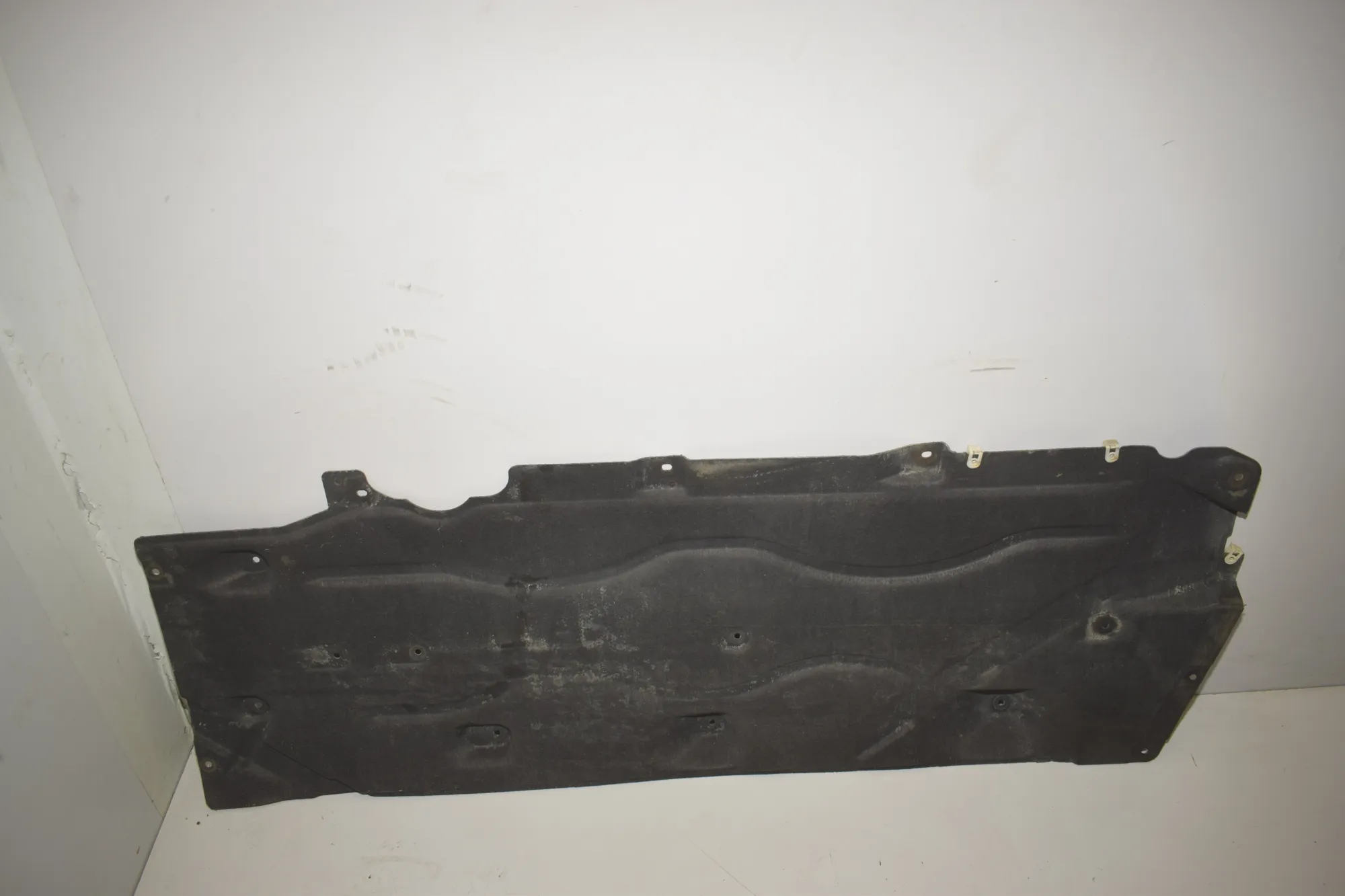 Left Side Underbody Cover – OEM 30421964 · BMW 2 Gran Tourer (F46) 218 i 2015 – 2