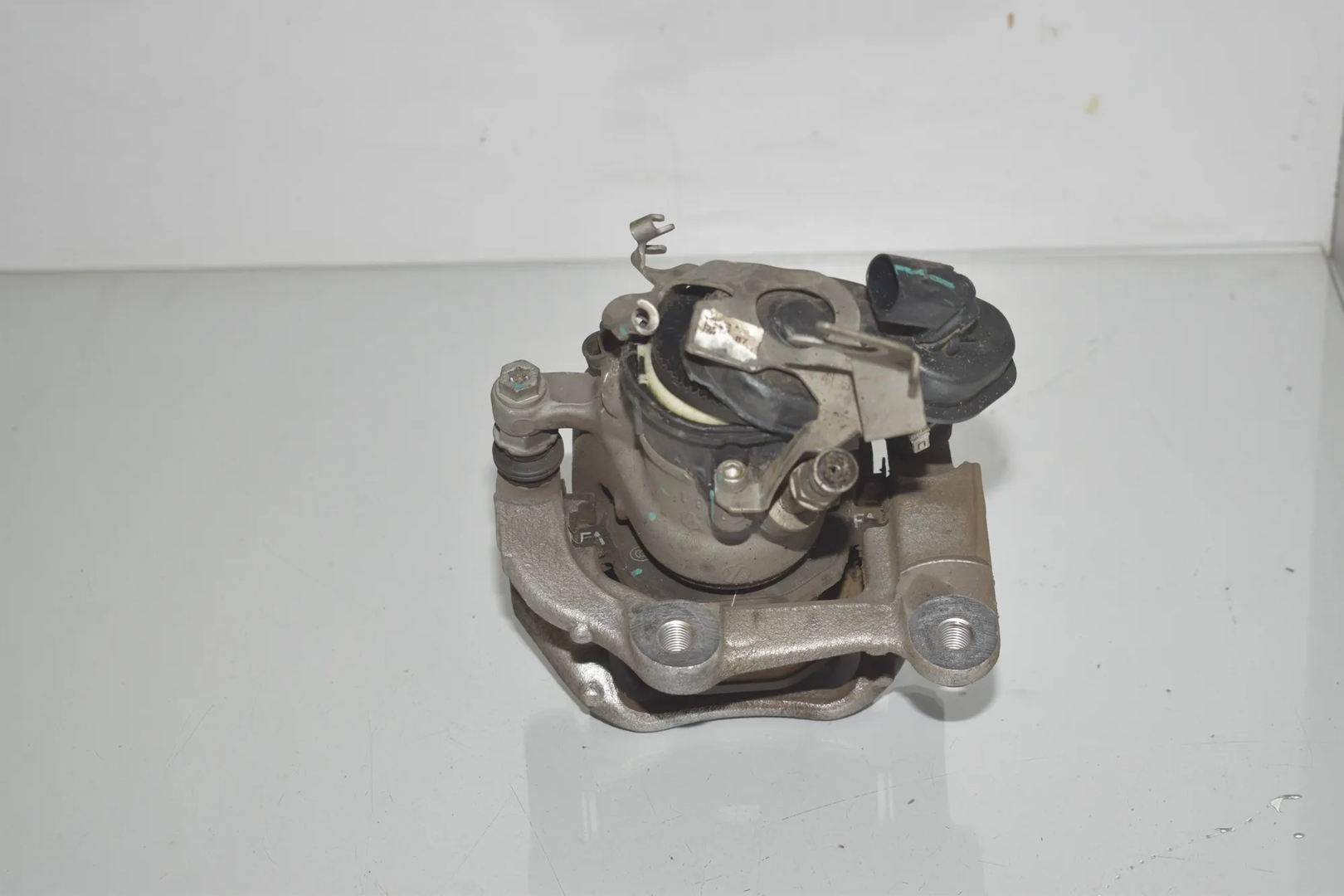 Rear Left Brake Caliper – OEM 6870575 · BMW iX3 (G08) (2020 - -) Electric (286 HP) 2022 – 3