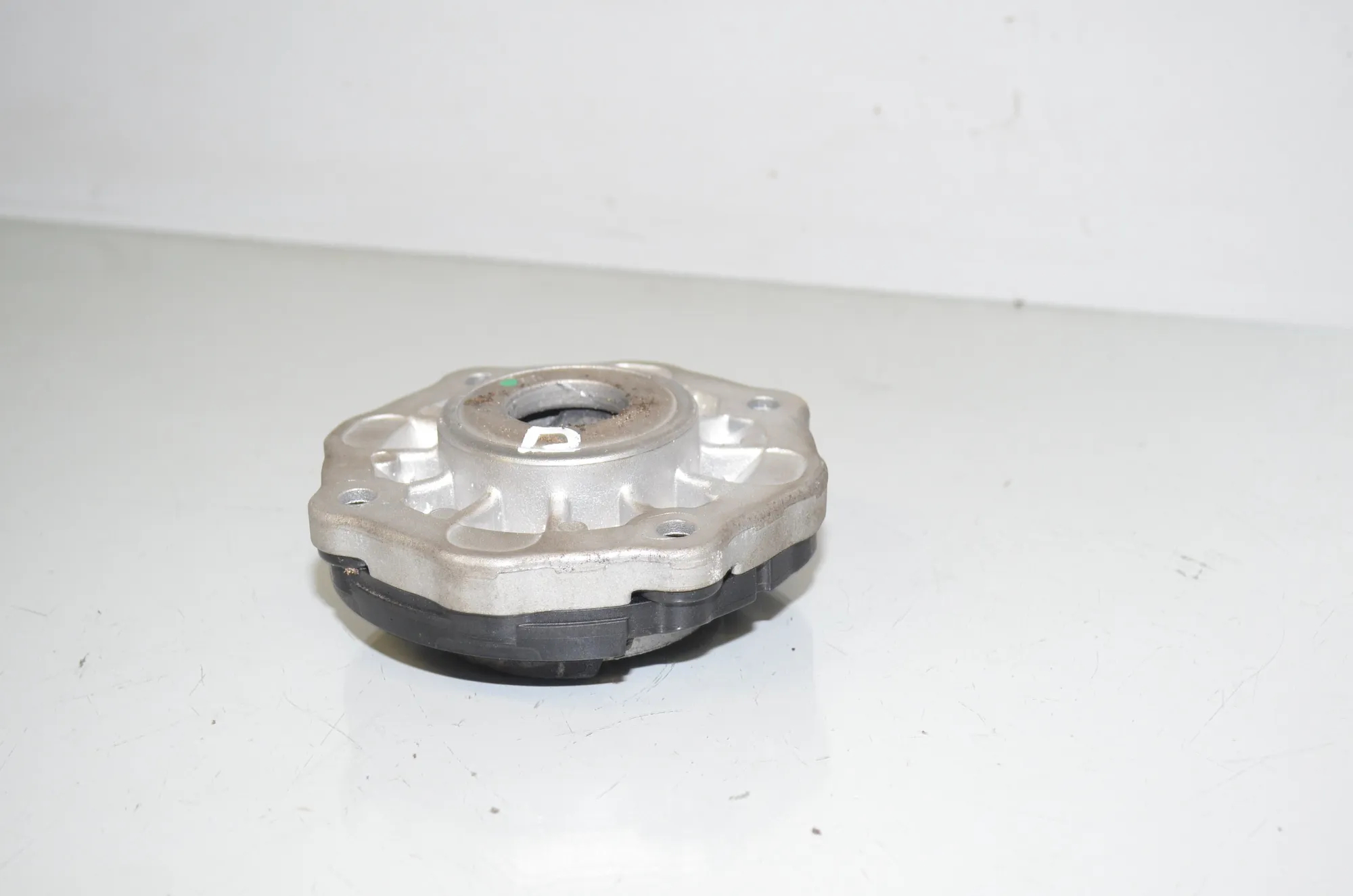 Rear Right Shock Absorber Bracket – OEM 6866275 · BMW iX3 (G08) (2020 - -) Electric (286 HP) 2022 – 2