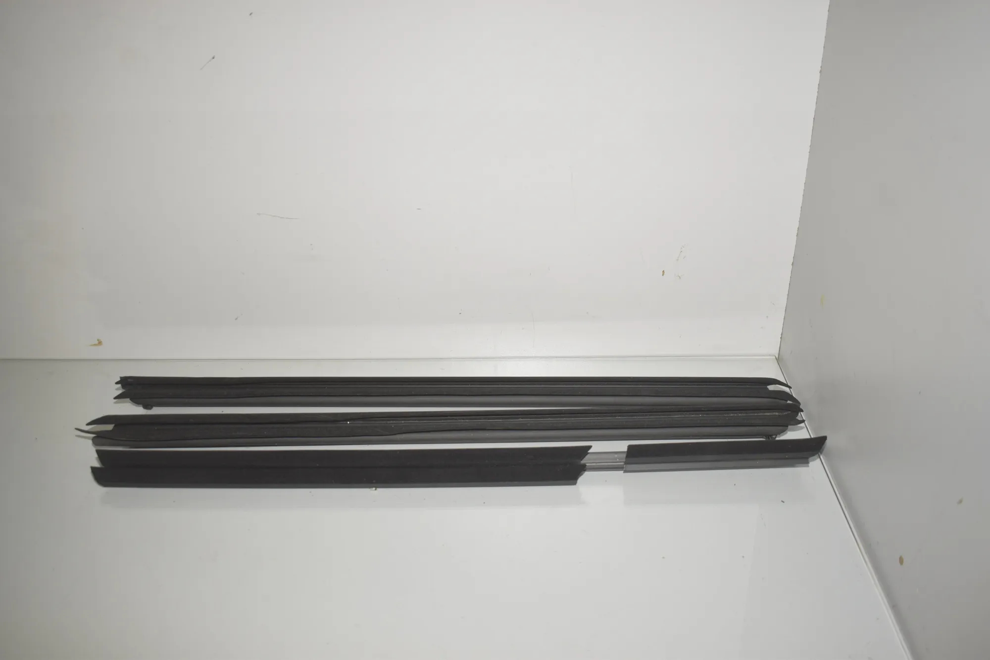 Front Right Door Window Molding – OEM 7393429 · BMW iX3 (G08) (2020 - -) Electric (286 HP) 2022