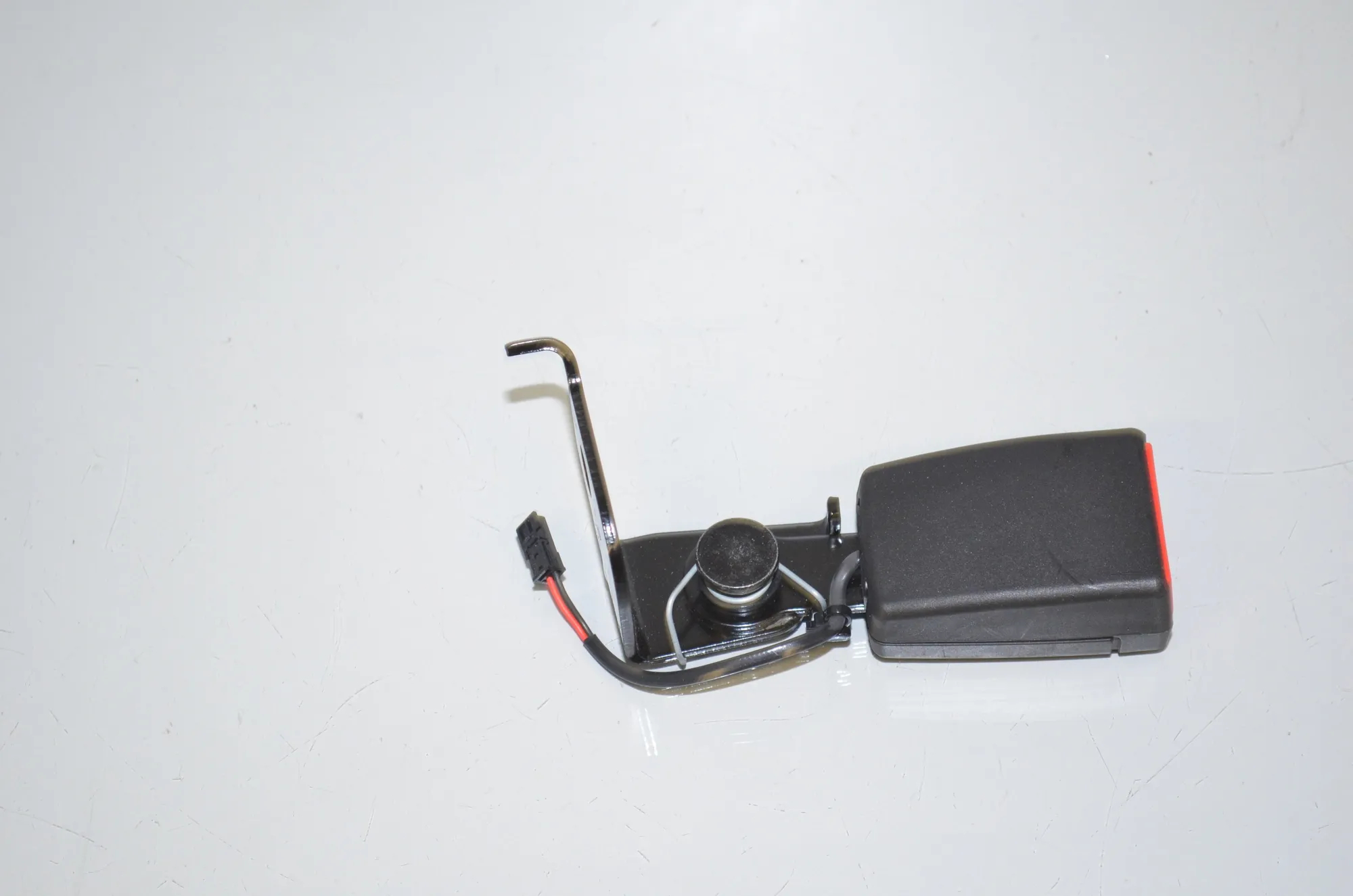 Rear Left Seat Buckle – OEM 5A44F65 · BMW iX3 (G08) (2020 - -) Electric (286 HP) 2022 – 2