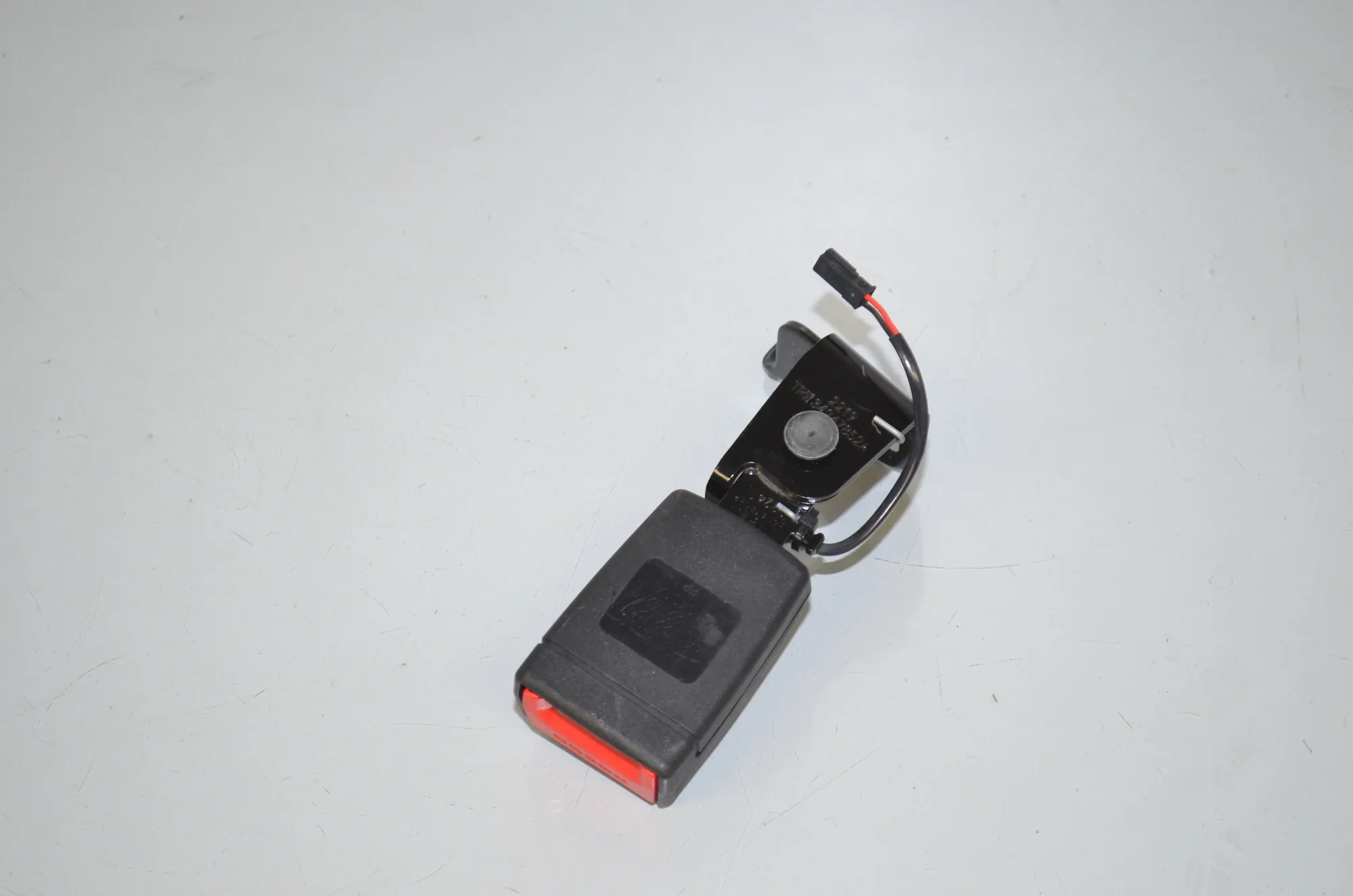 Rear Left Seat Buckle – OEM 5A44F65 · BMW iX3 (G08) (2020 - -) Electric (286 HP) 2022 – 3