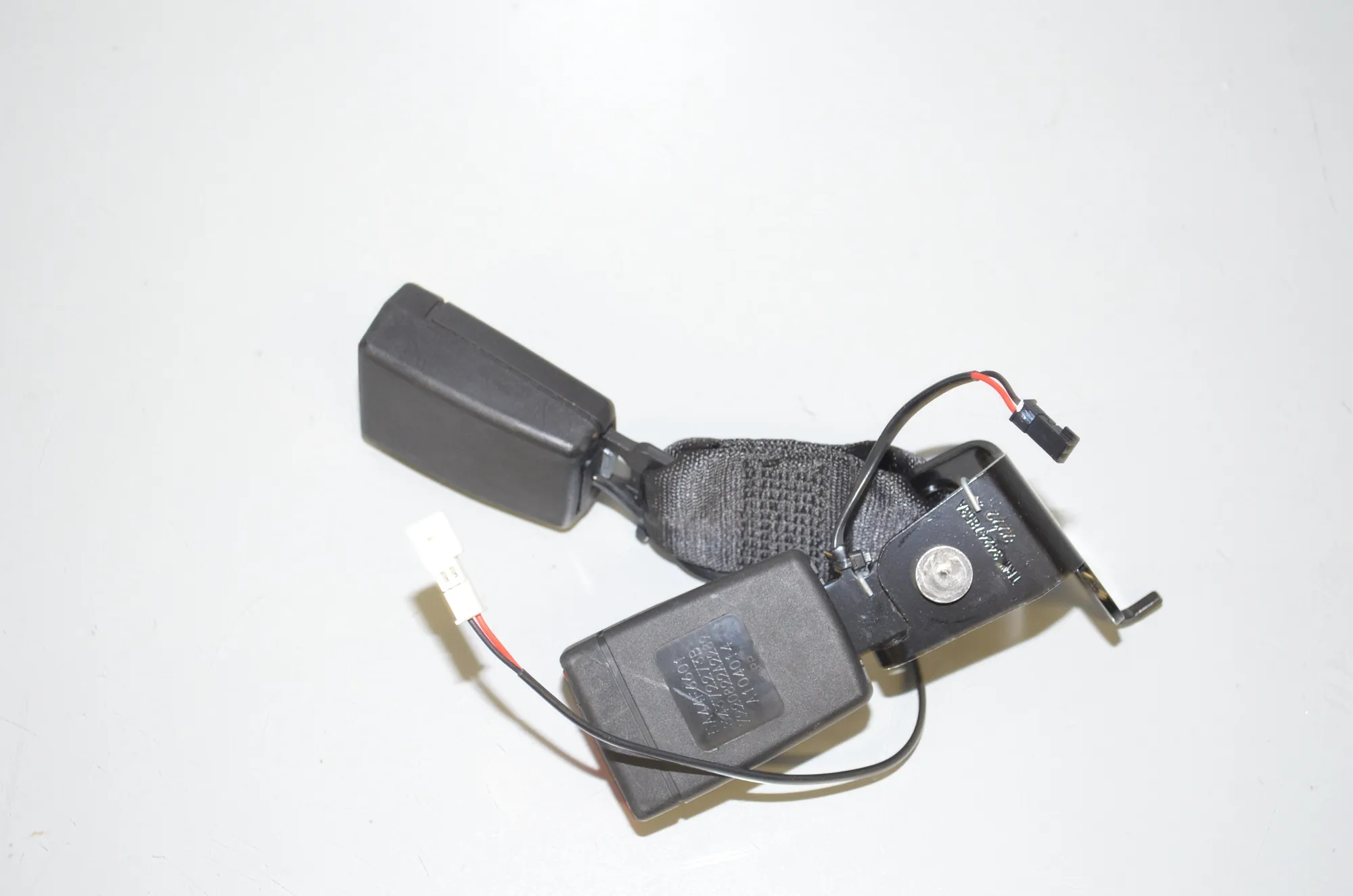Rear Middle Seat Buckle – OEM 5A44F66 · BMW iX3 (G08) (2020 - -) Electric (286 HP) 2022 – 4