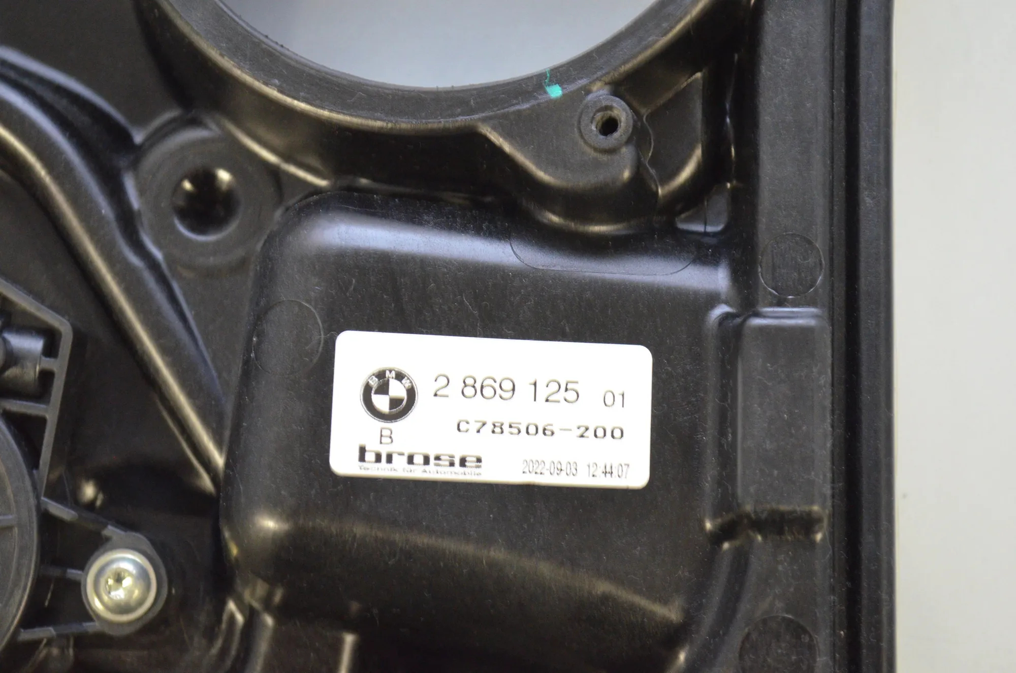 Rear Left Door Window Regulator – OEM 2869125 · BMW iX3 (G08) (2020 - -) Electric (286 HP) 2022 – 5