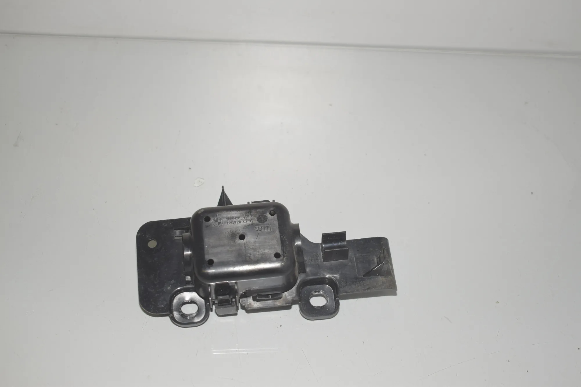 Bracket – OEM 9886420 · BMW iX3 (G08) (2020 - -) Electric (286 HP) 2022