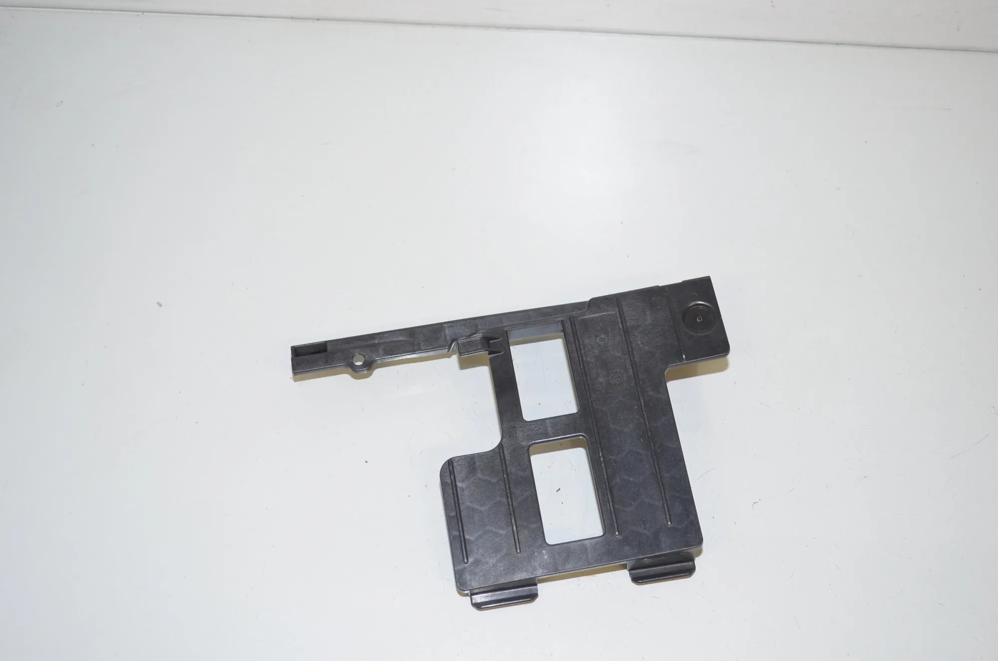 Bracket – OEM 9442831 · BMW iX3 (G08) (2020 - -) Electric (286 HP) 2022