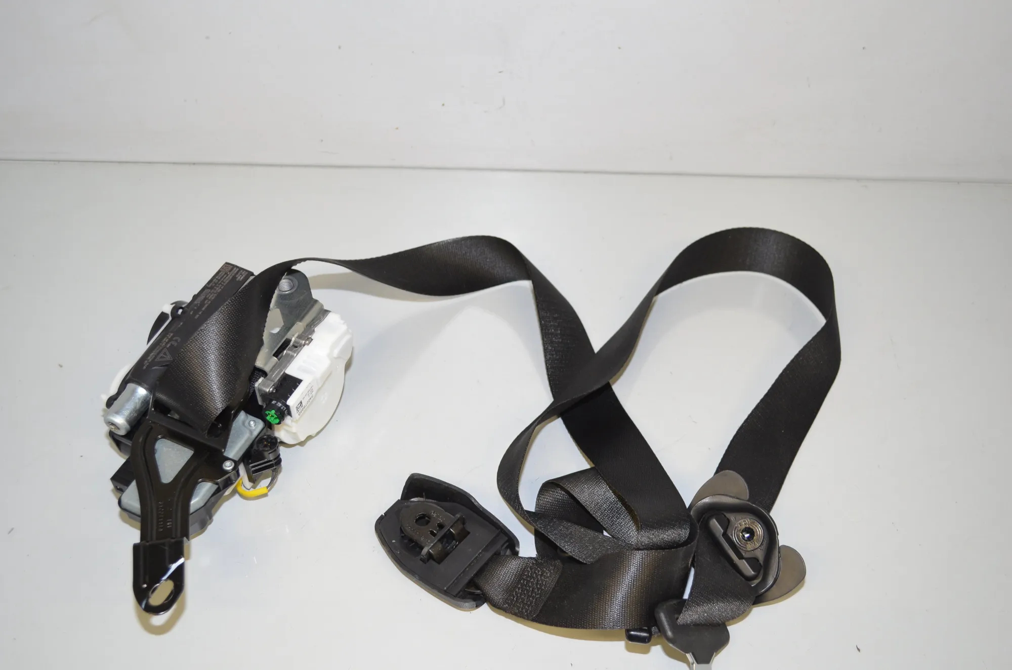 Front Left Seatbelt – OEM 7469953 · BMW iX3 (G08) (2020 - -) Electric (286 HP) 2022 – 4