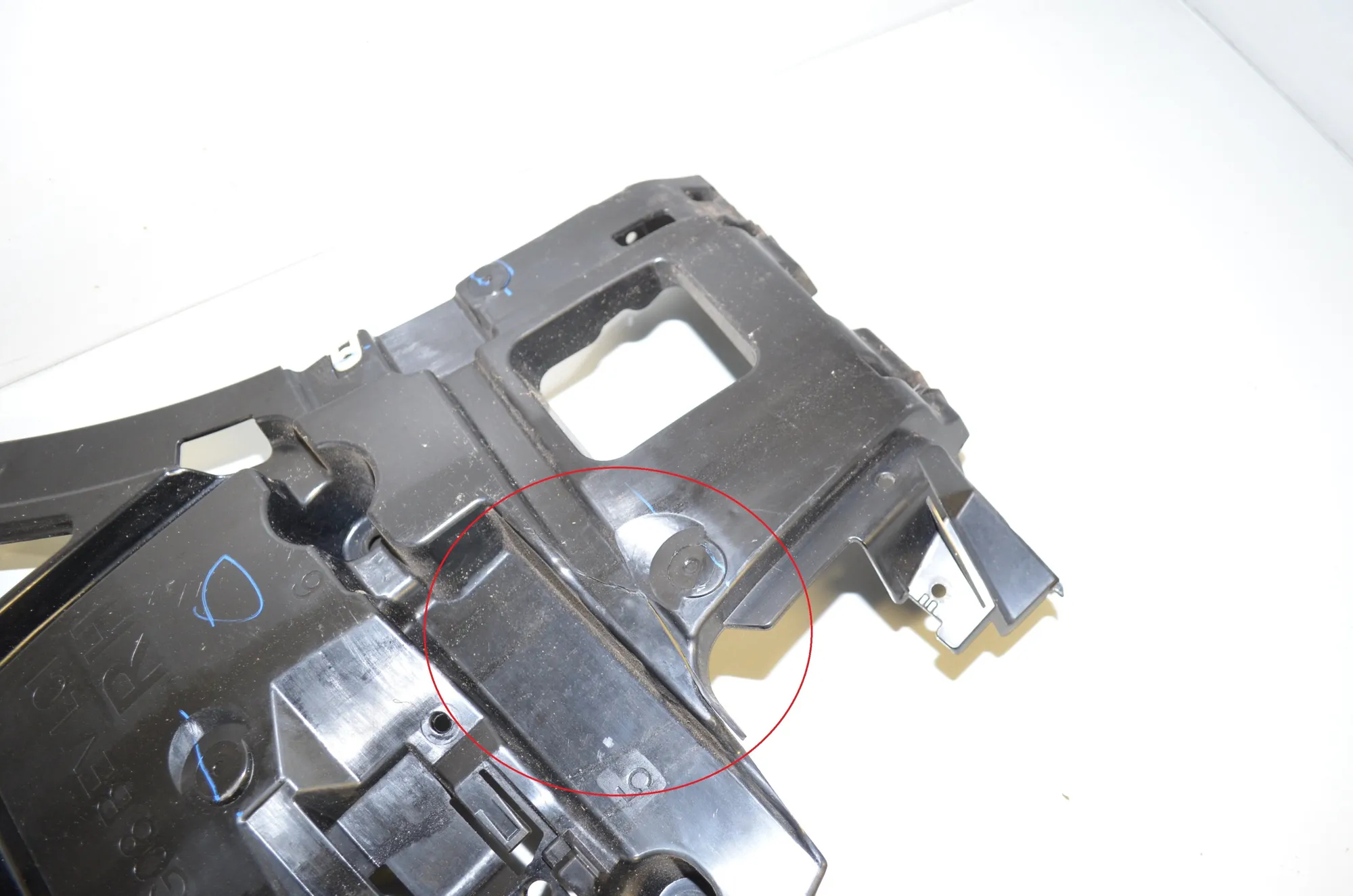 Rear Right Bumper Bracket – OEM 9853316 · BMW iX3 (G08) (2020 - -) Electric (286 HP) 2022 – 3