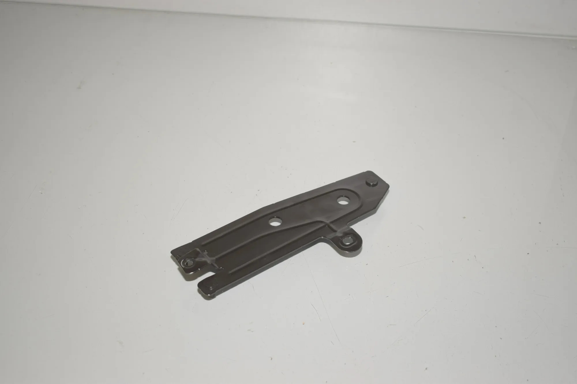 Bracket – OEM 6877016 · BMW iX3 (G08) (2020 - -) Electric (286 HP) 2022 – 3