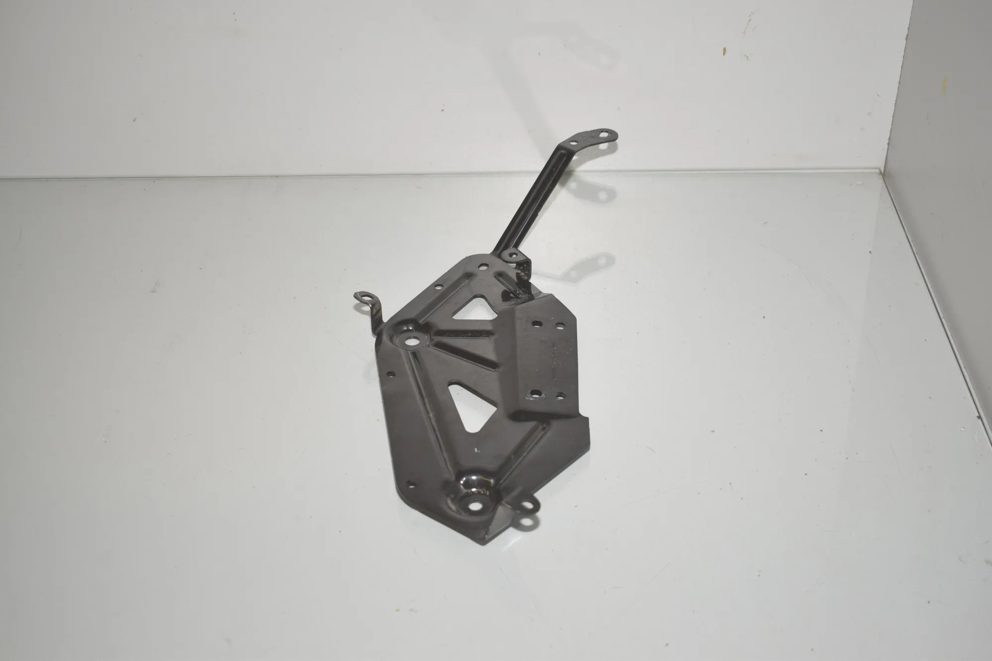 Bracket – OEM 8473997 · BMW iX3 (G08) (2020 - -) Electric (286 HP) 2022 – 3