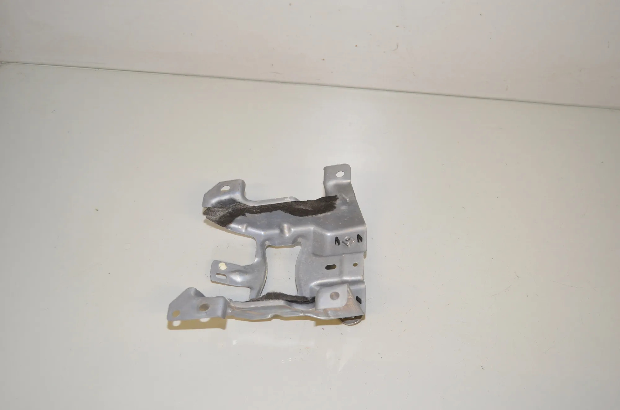 Bracket – OEM 9384612 · BMW iX3 (G08) (2020 - -) Electric (286 HP) 2022 – 3