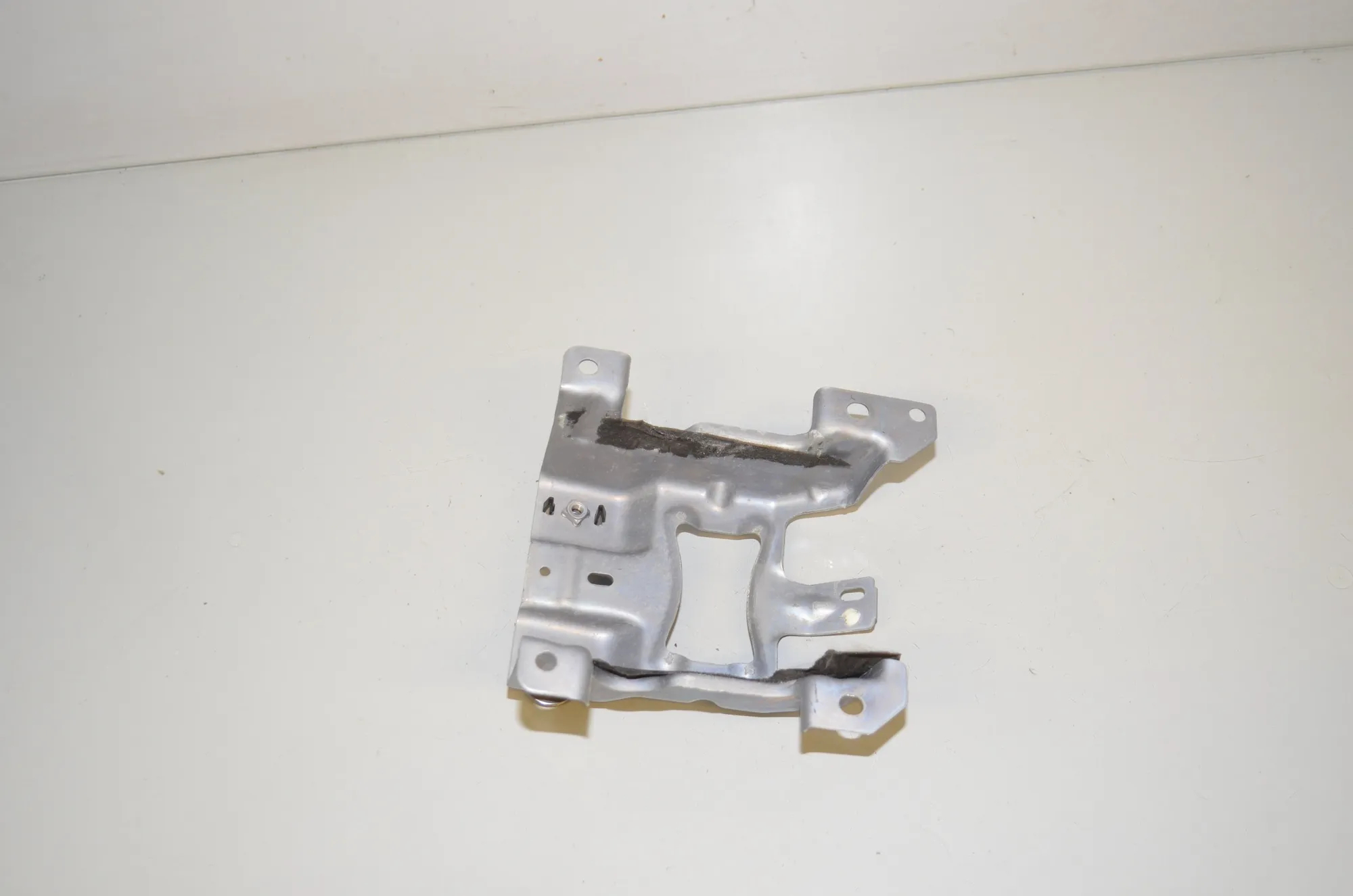 Bracket – OEM 9384612 · BMW iX3 (G08) (2020 - -) Electric (286 HP) 2022 – 4