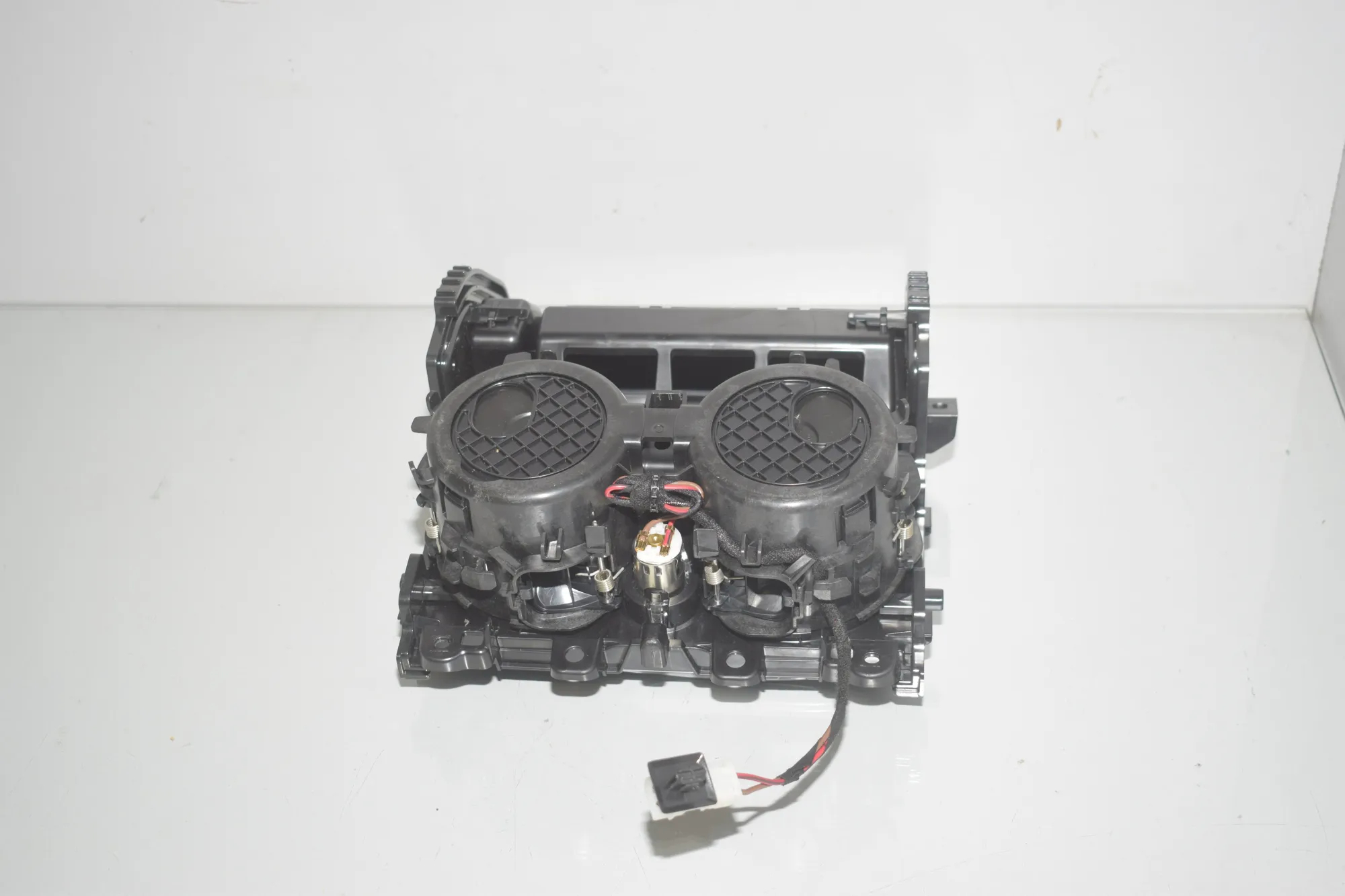 Cup Holder – OEM 5A192C3 · BMW iX3 (G08) (2020 - -) Electric (286 HP) 2022 – 4
