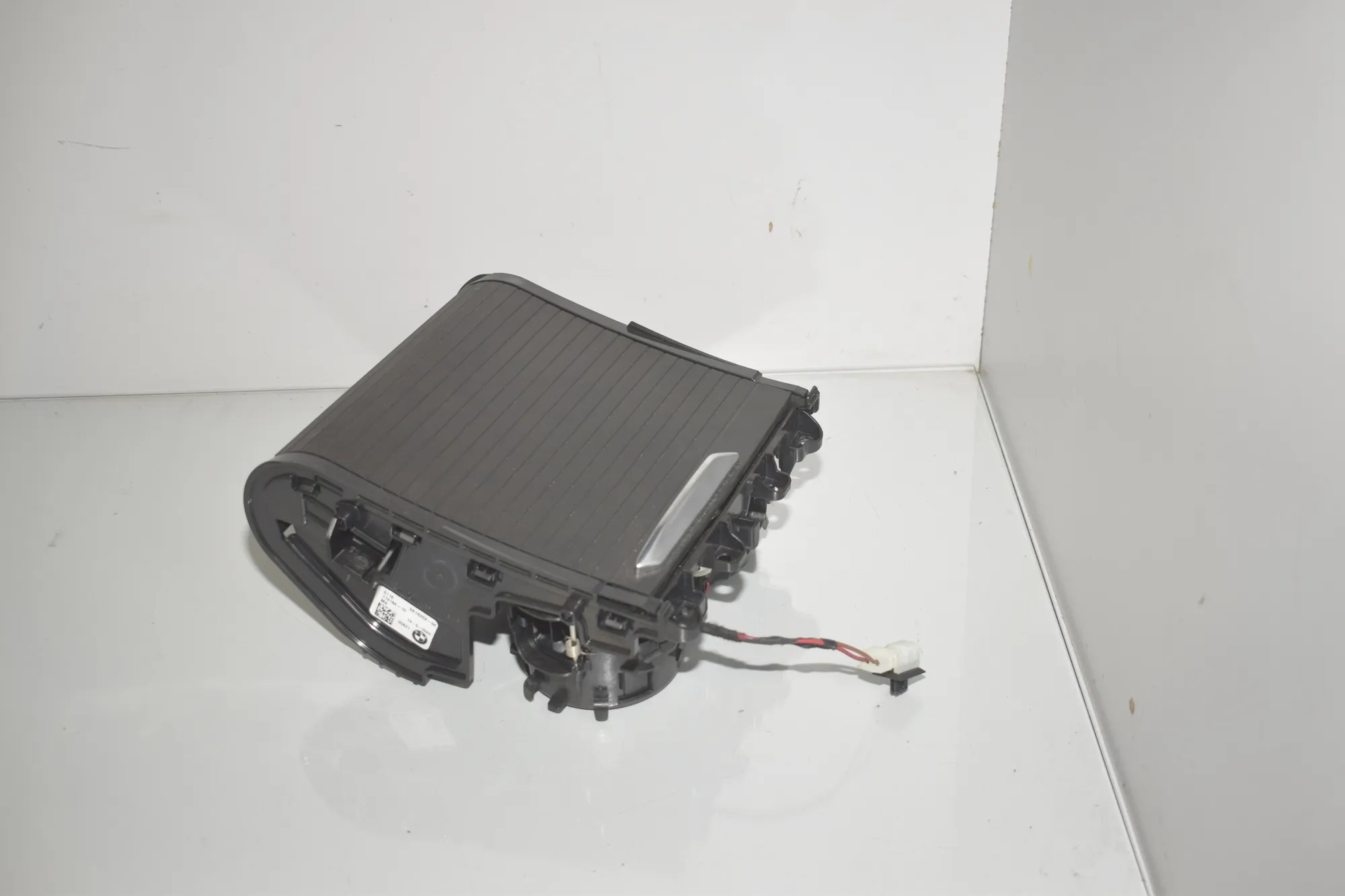 Cup Holder – OEM 5A192C3 · BMW iX3 (G08) (2020 - -) Electric (286 HP) 2022 – 2