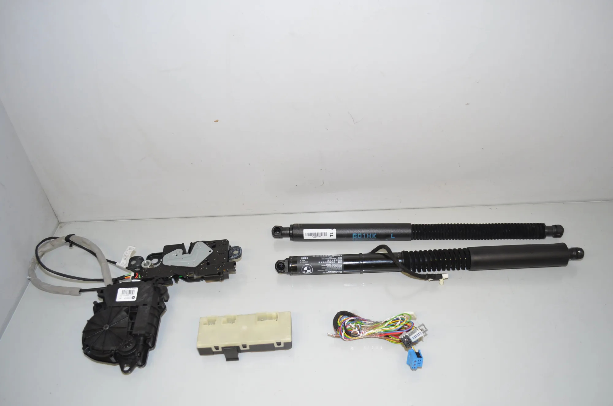 Electric Tailgate Opening Kit – OEM 5A19DB2 · BMW iX3 (G08) (2020 - -) Electric (286 HP) 2022