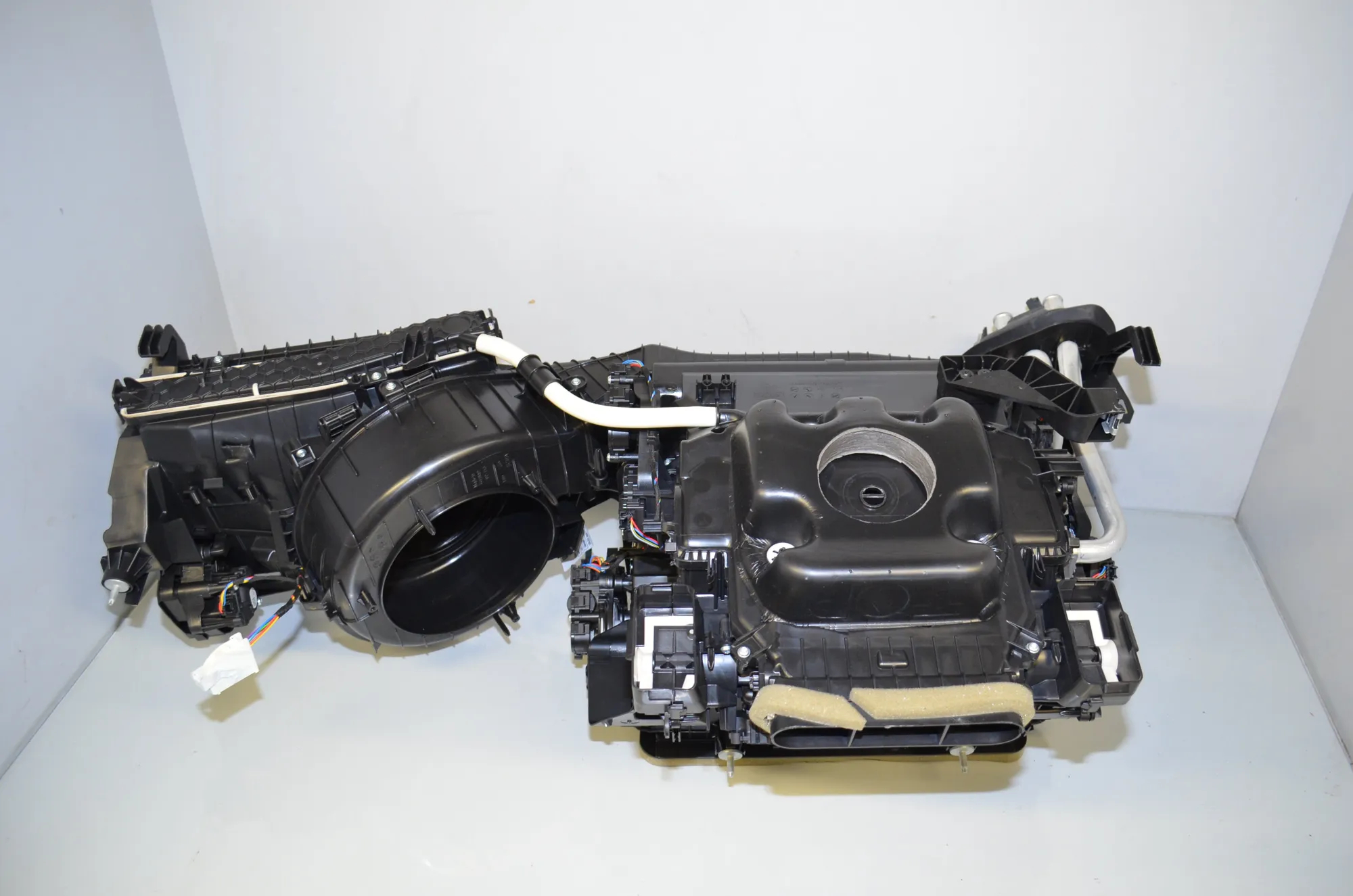 Interior Heater – OEM 6993760 · BMW iX3 (G08) (2020 - -) Electric (286 HP) 2022 – 3