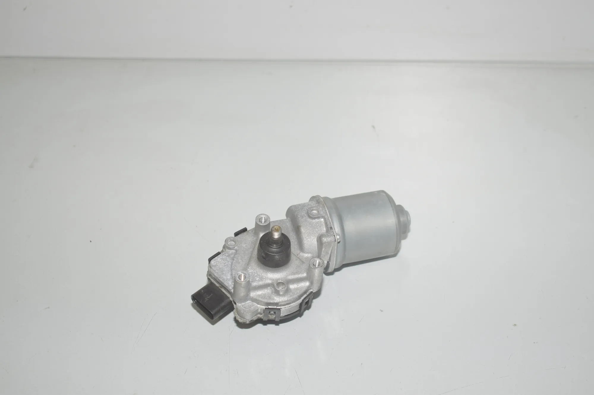 Front Windshield Wiper Mechanism – OEM 7399004 · BMW iX3 (G08) (2020 - -) Electric (286 HP) 2022 – 4