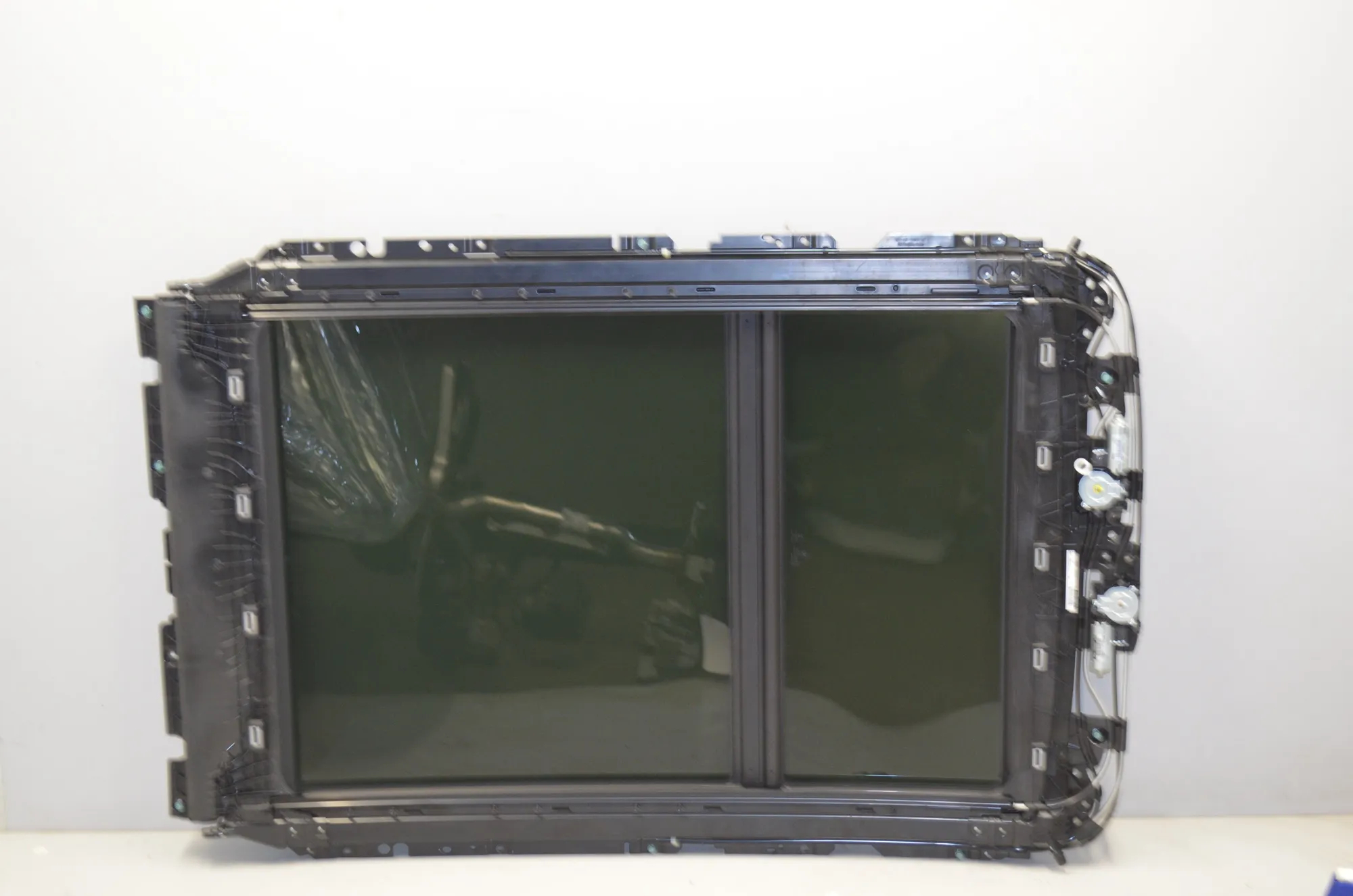 Sunroof – OEM 7493147 · BMW iX3 (G08) (2020 - -) Electric (286 HP) 2022