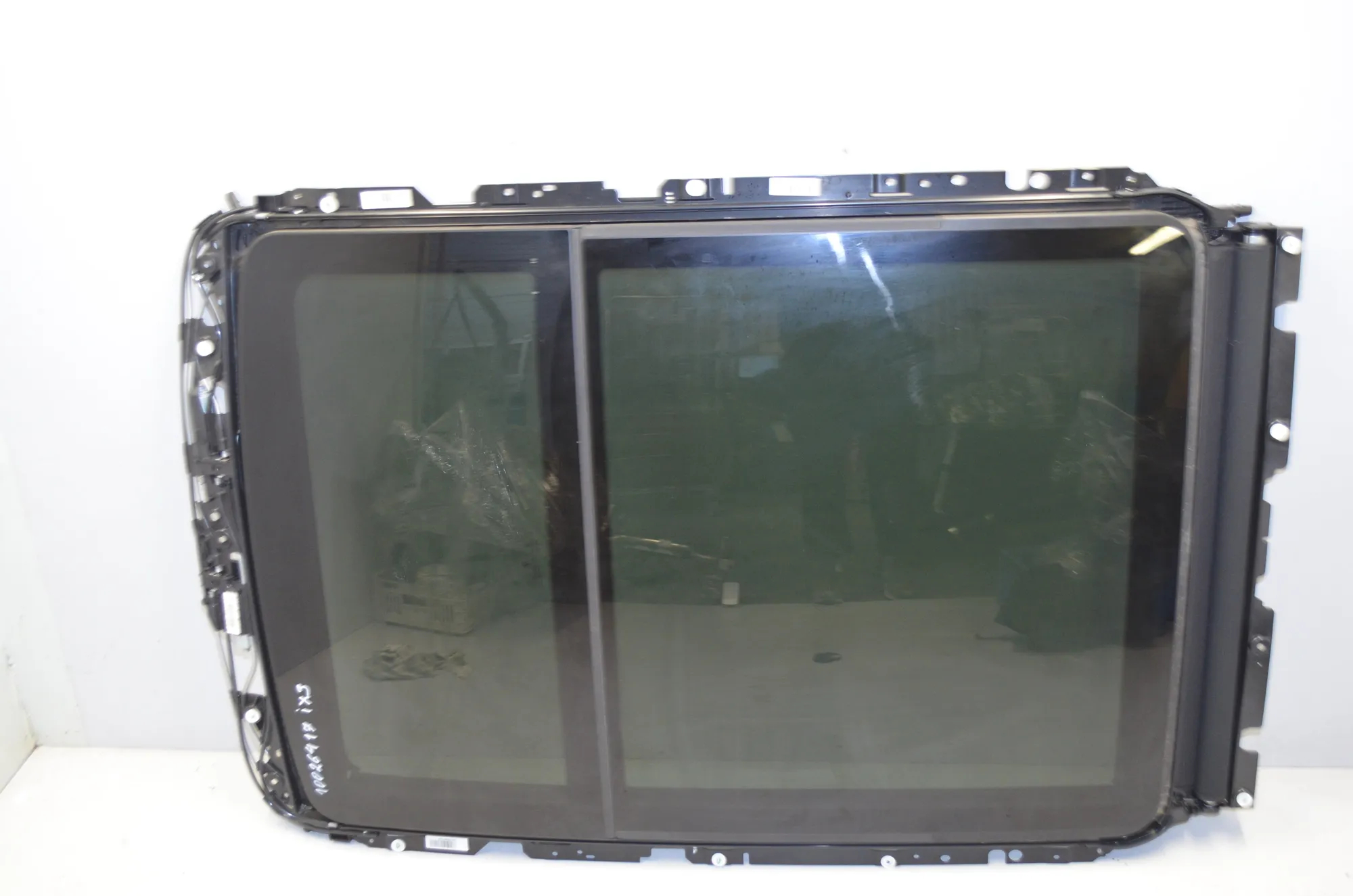 Sunroof – OEM 7493147 · BMW iX3 (G08) (2020 - -) Electric (286 HP) 2022 – 2