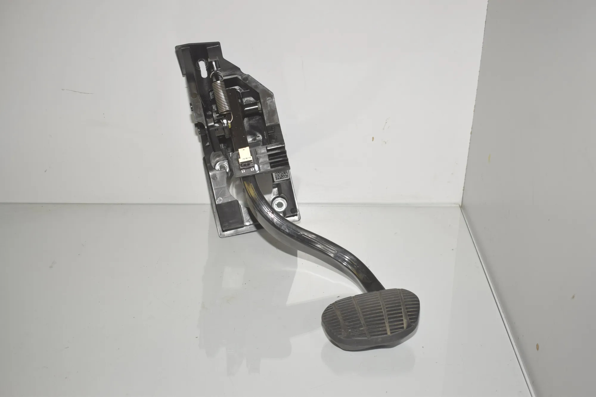 Brake Pedal – OEM 6856596 · BMW 2 Gran Tourer (F46) 218 i 2015