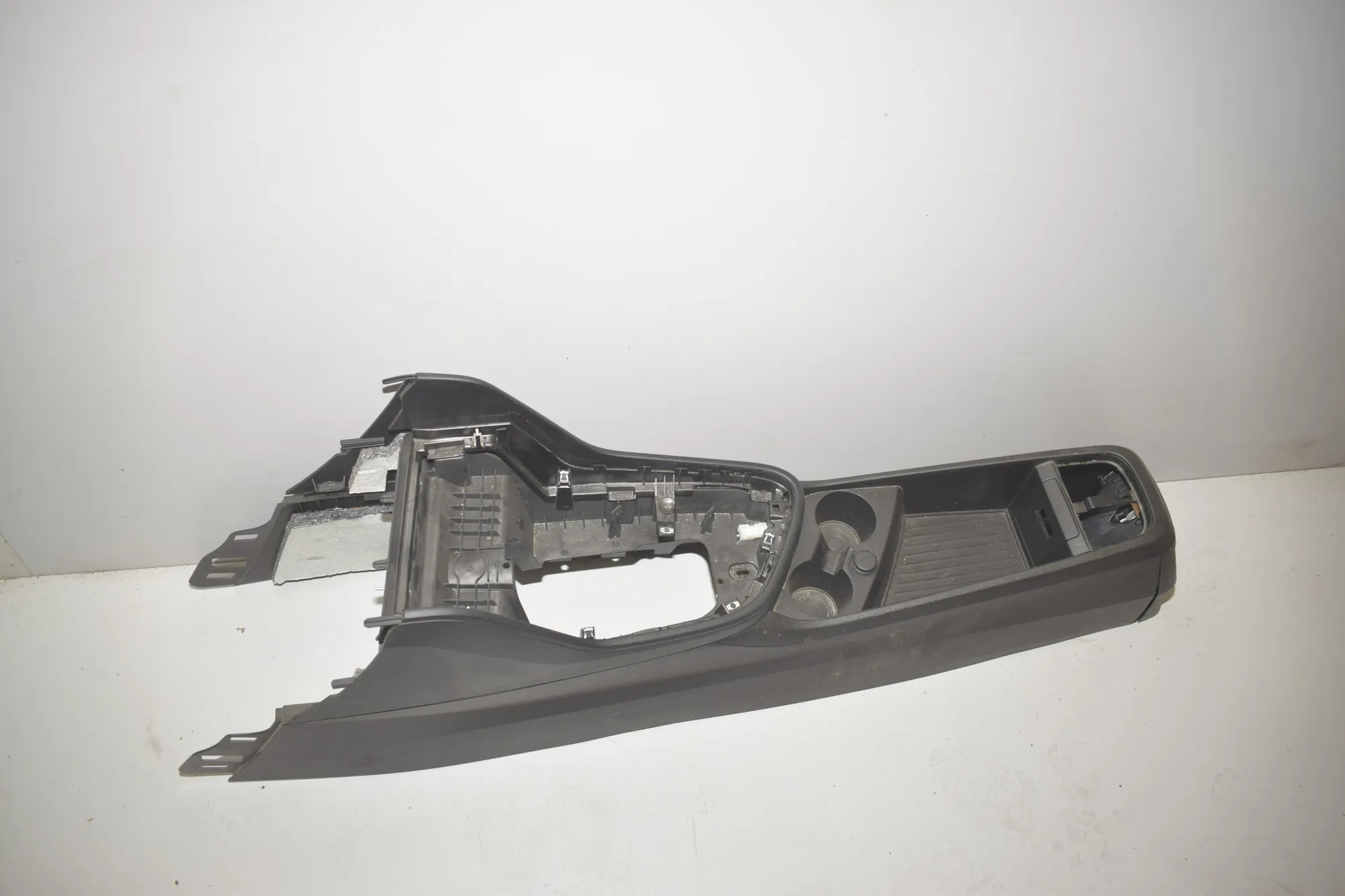 Center Console – OEM 9372504 · BMW 2 Gran Tourer (F46) 218 i 2015 – 3