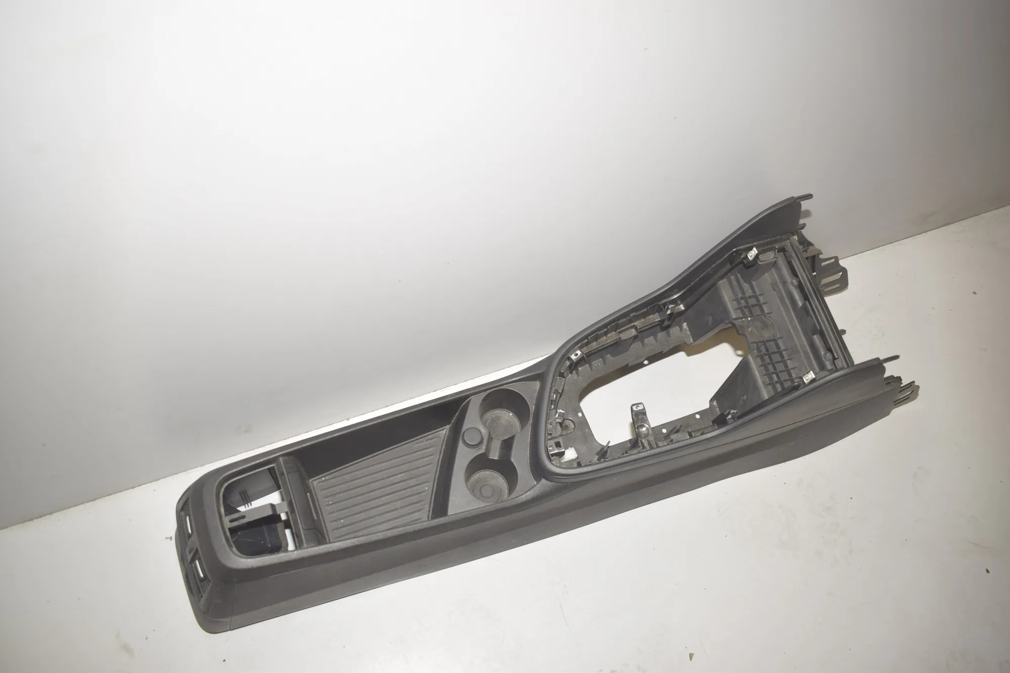 Center Console – OEM 9372504 · BMW 2 Gran Tourer (F46) 218 i 2015 – 2