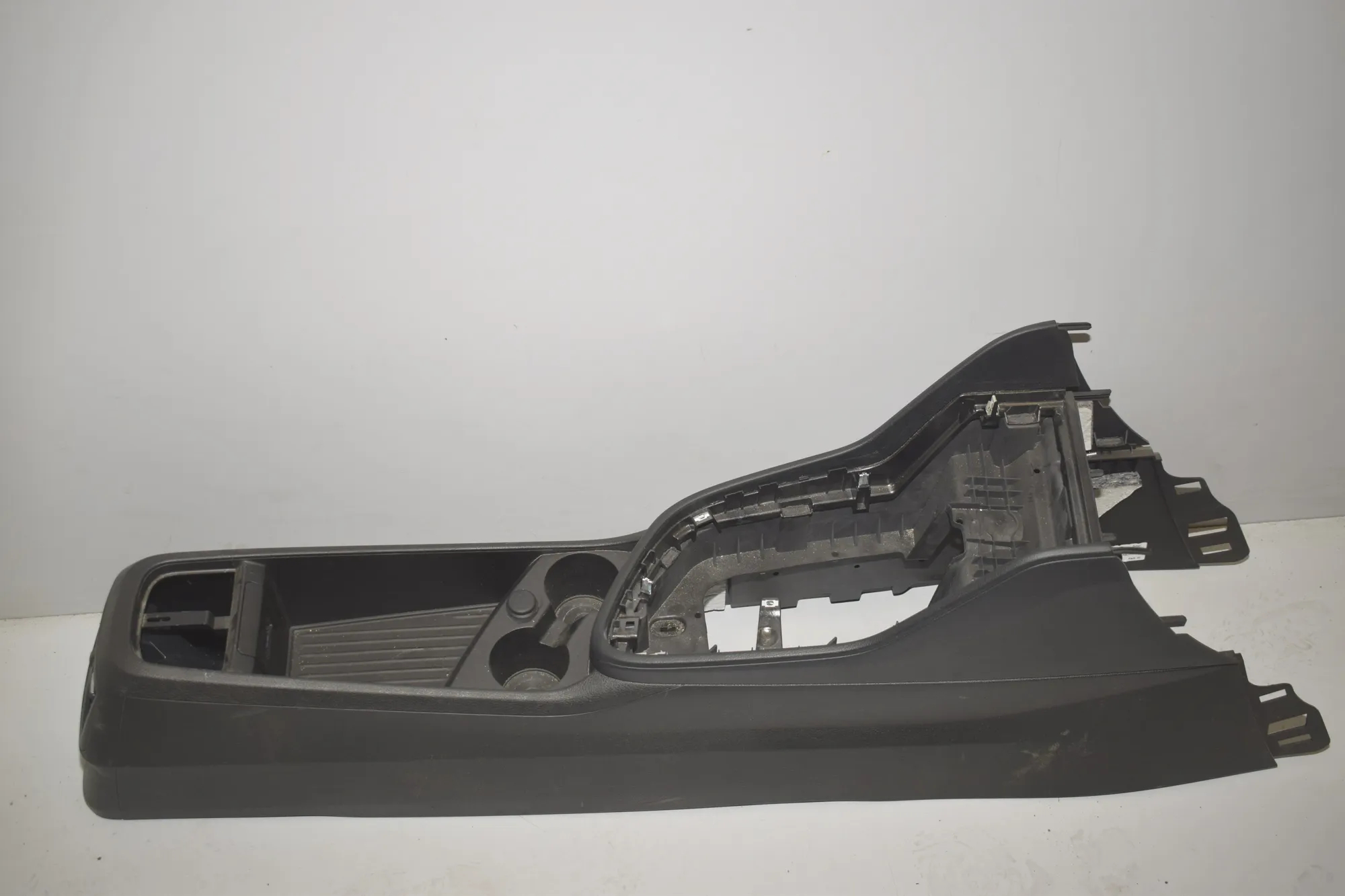 Center Console – OEM 9372504 · BMW 2 Gran Tourer (F46) 218 i 2015