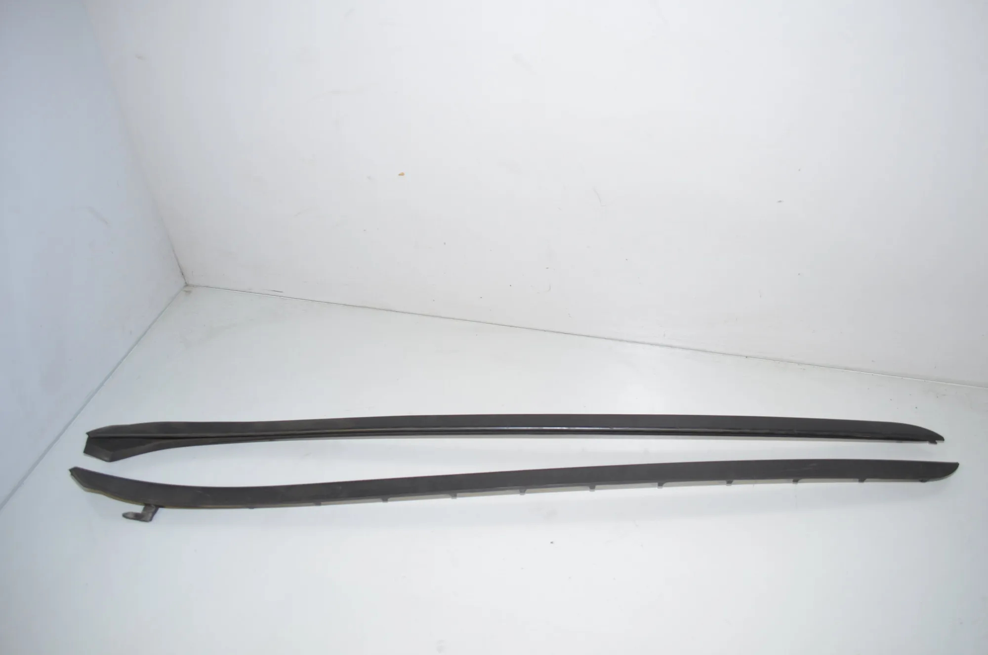 Front Windshield Trim – OEM 7331507 · BMW 2 Gran Tourer (F46) 218 i 2015
