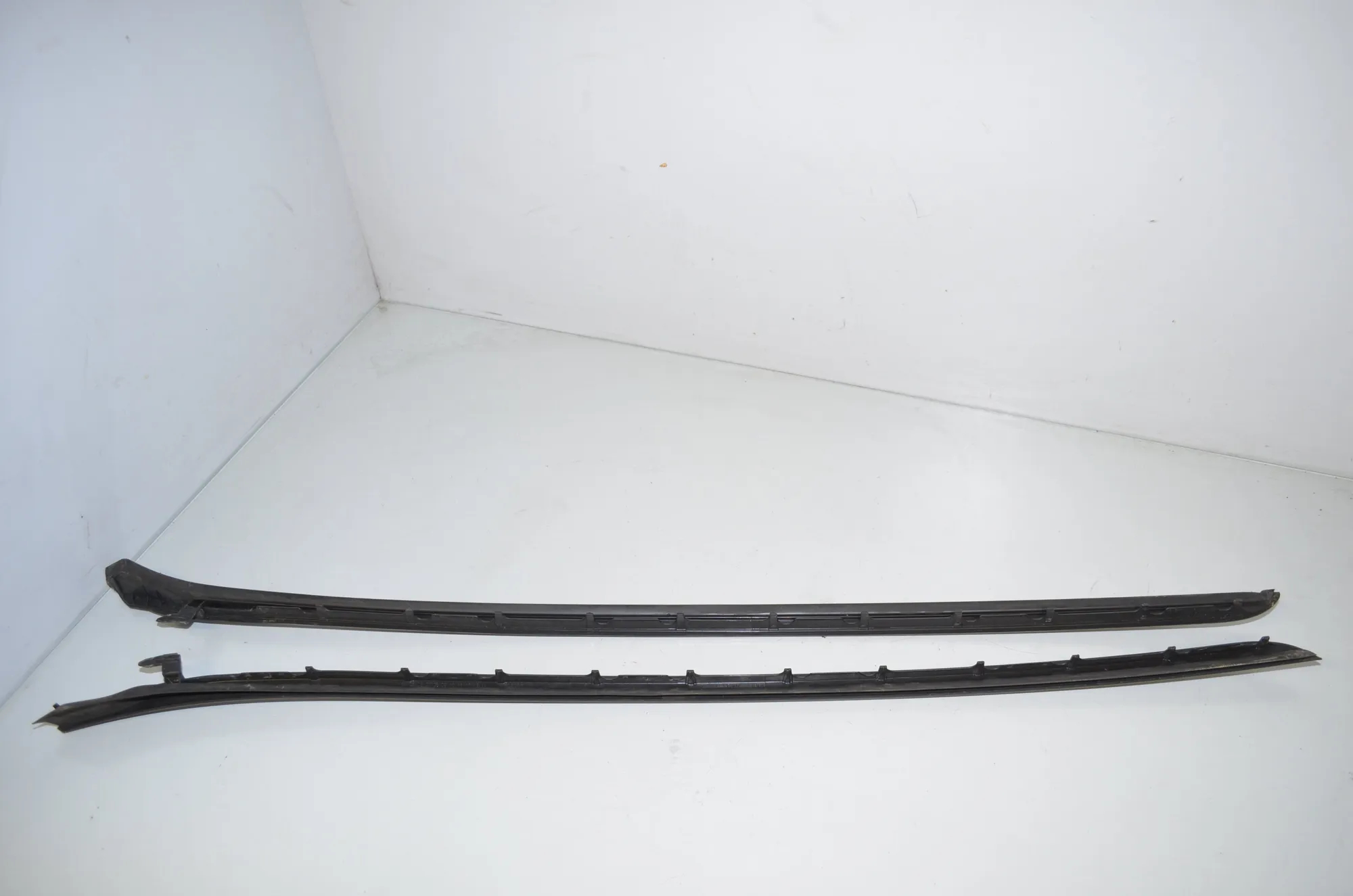 Front Windshield Trim – OEM 7331507 · BMW 2 Gran Tourer (F46) 218 i 2015 – 4