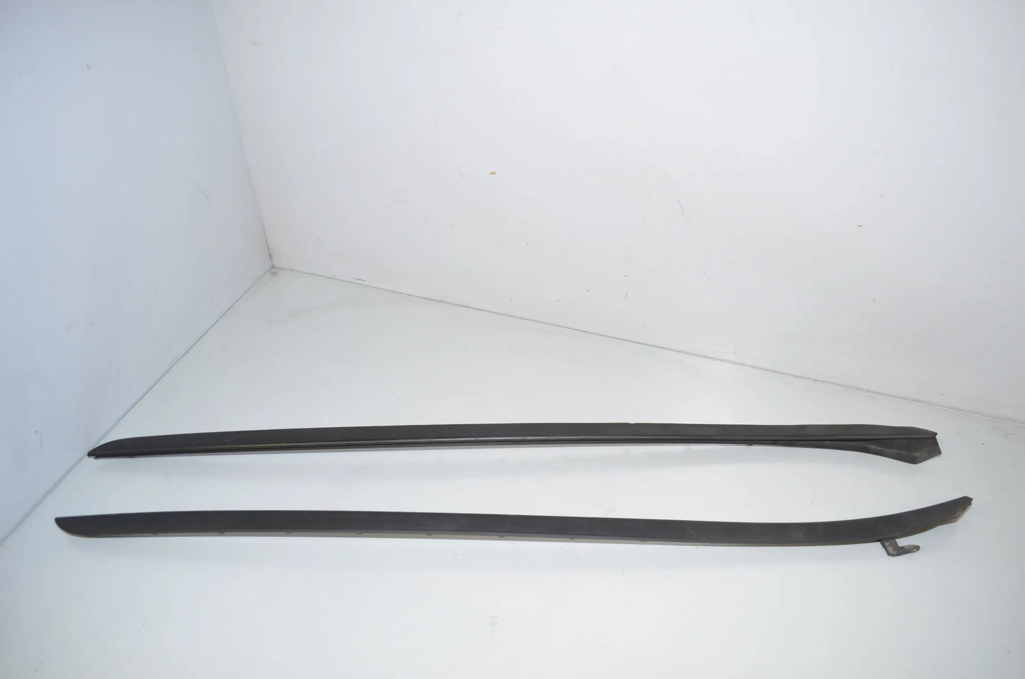 Front Windshield Trim – OEM 7331507 · BMW 2 Gran Tourer (F46) 218 i 2015 – 2